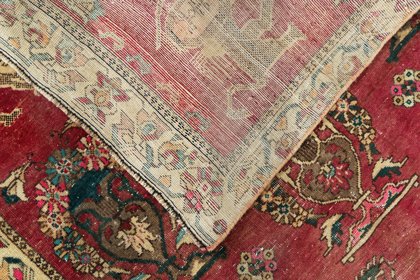 Vintage Persian Bakhtiari Rug – Hunting Scene