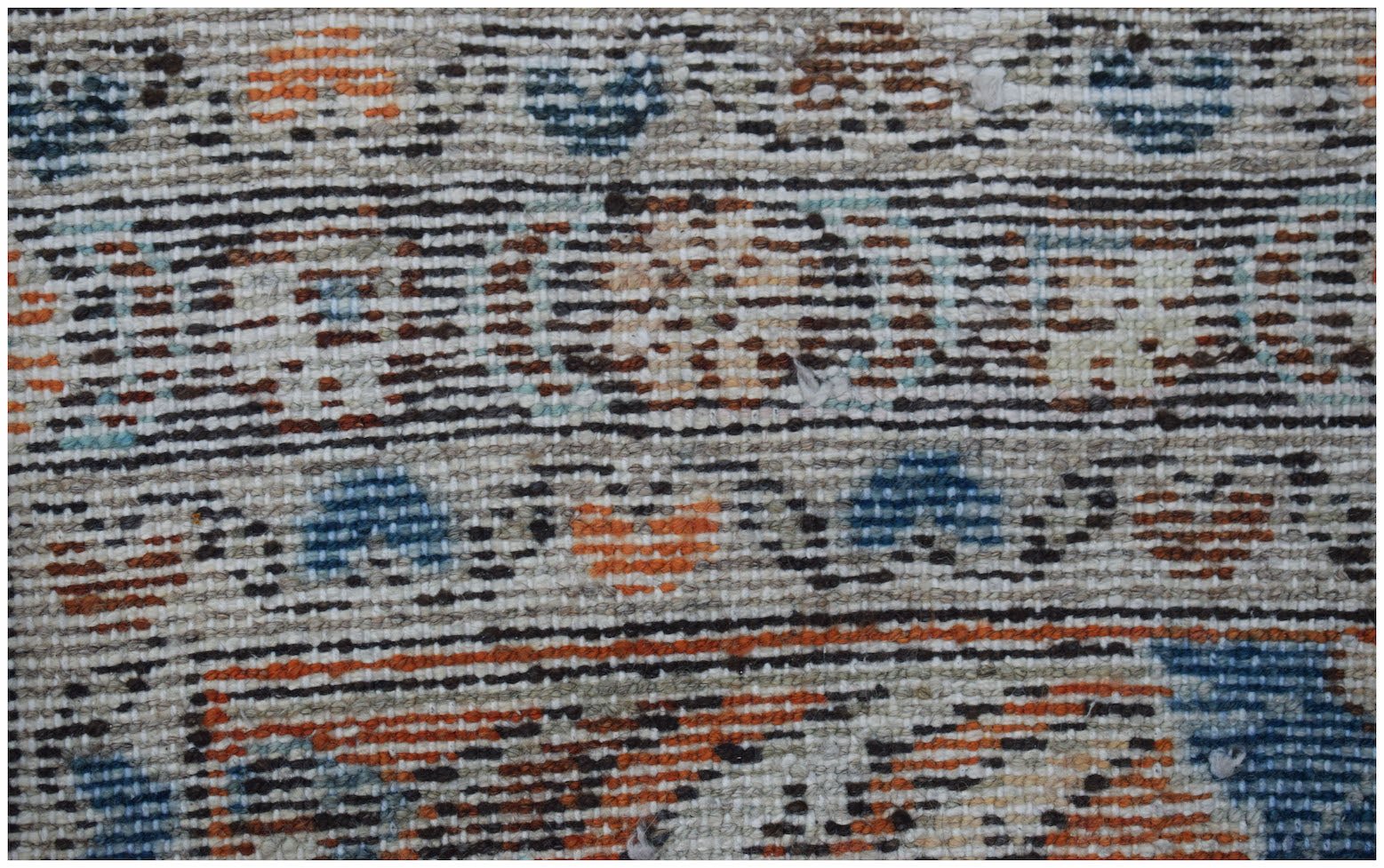 Handmade Mini Vintage Persian Sarouk Rug | 133 x 75 cm | 4'4" x 2'5" - Najaf Rugs & Textile