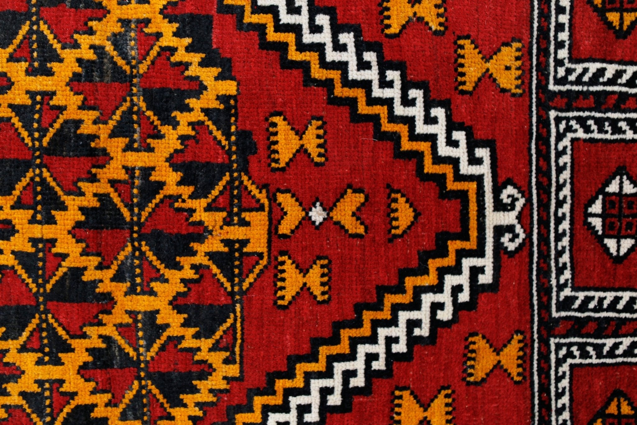 Handmade Vintage Balouch Prayer Rug | 137 x 95 cm | 4'6" x 3'1" - Najaf Rugs & Textile