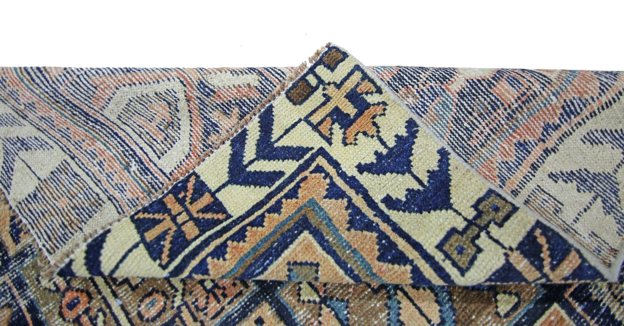 Handmade Vintage Persian Bakhtiar Rug | 191 x 138 cm | 6'3" x 4'7" - Najaf Rugs & Textile