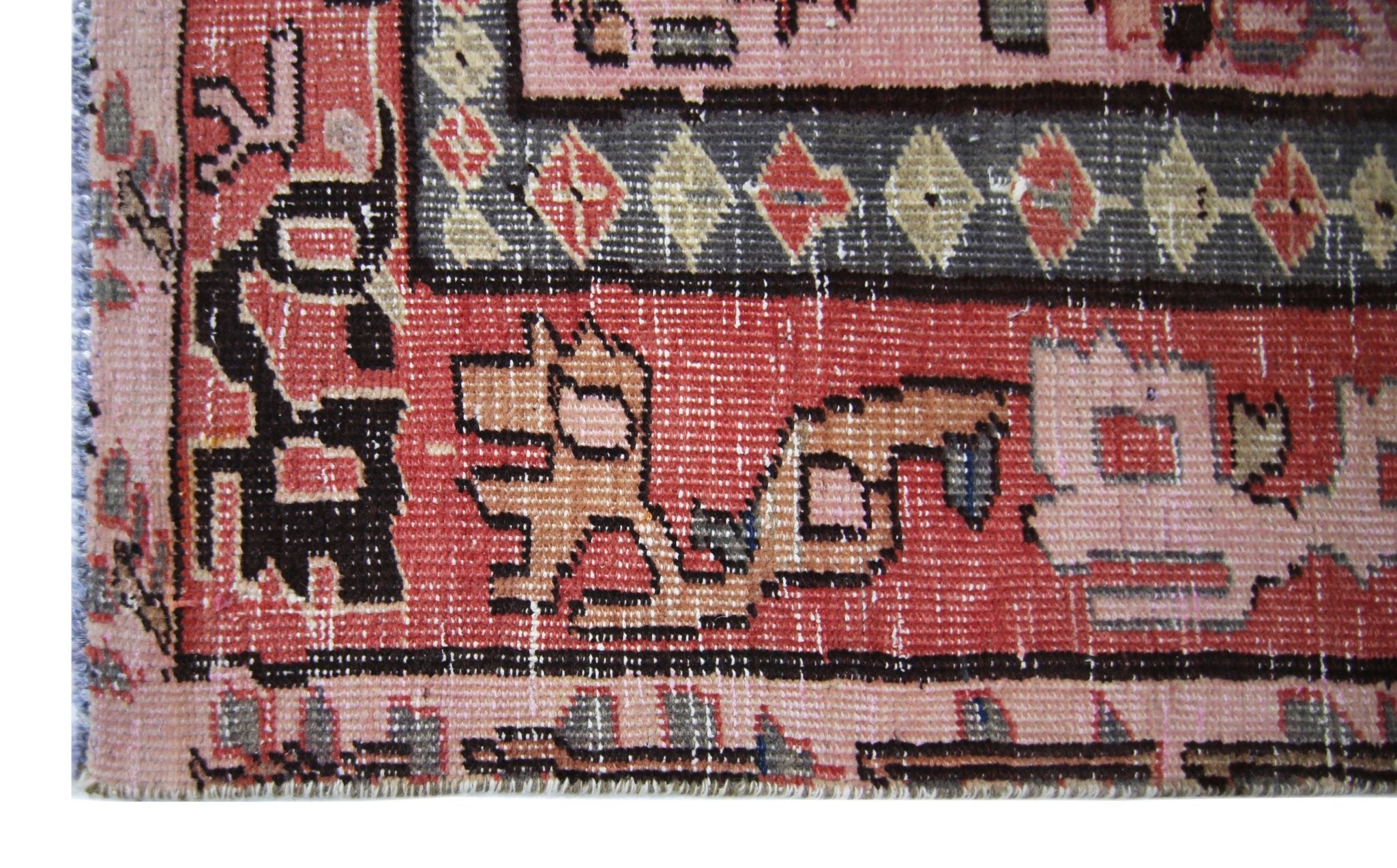 Handmade Vintage Persian Bakhtiar Rug | 210 x 196 cm | 6'5" x 6'10" - Najaf Rugs & Textile