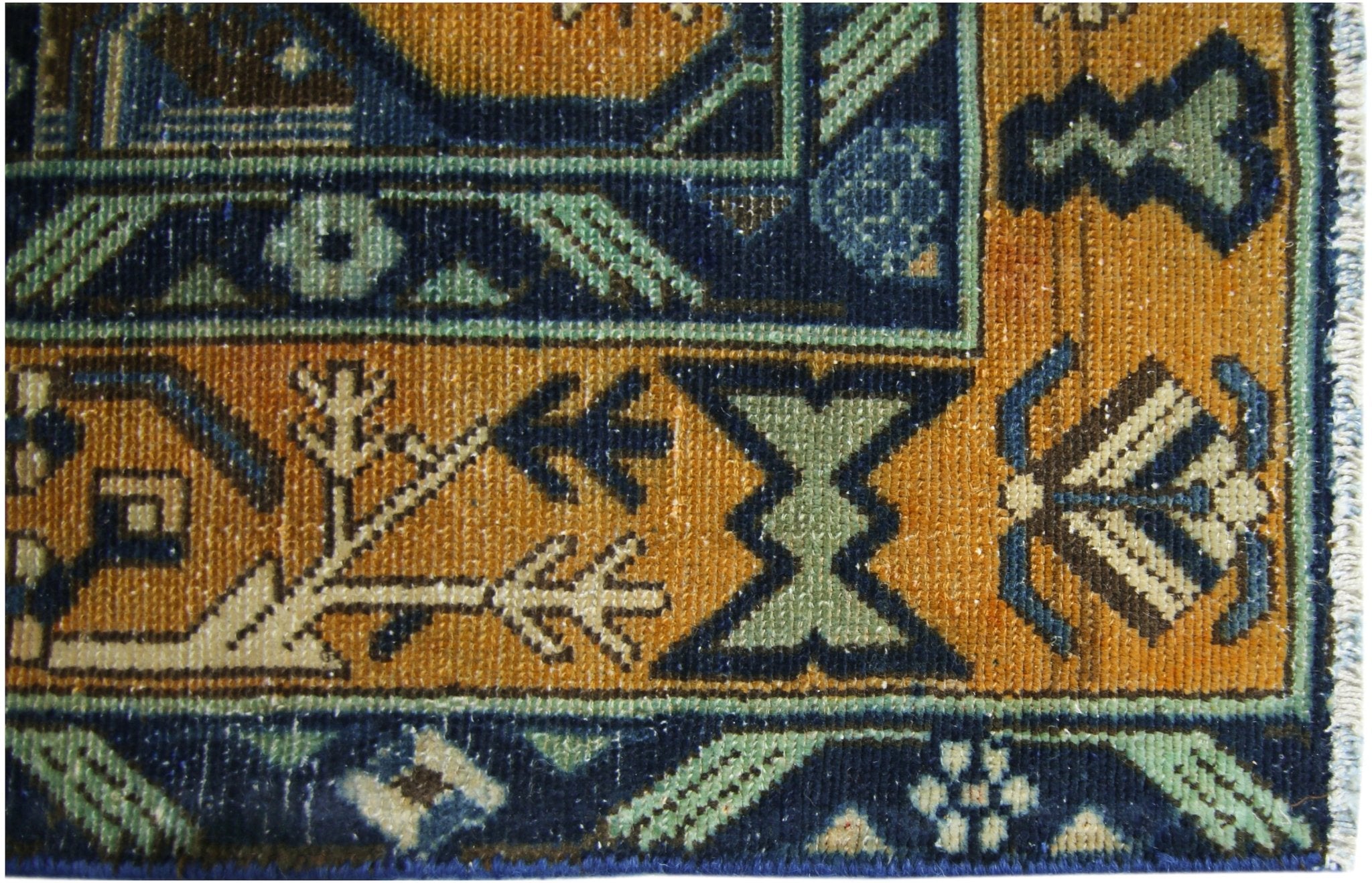 Handmade Vintage Persian Bakhtiar Rug | 272 x 163 cm | 8'11" x 5'4" - Najaf Rugs & Textile