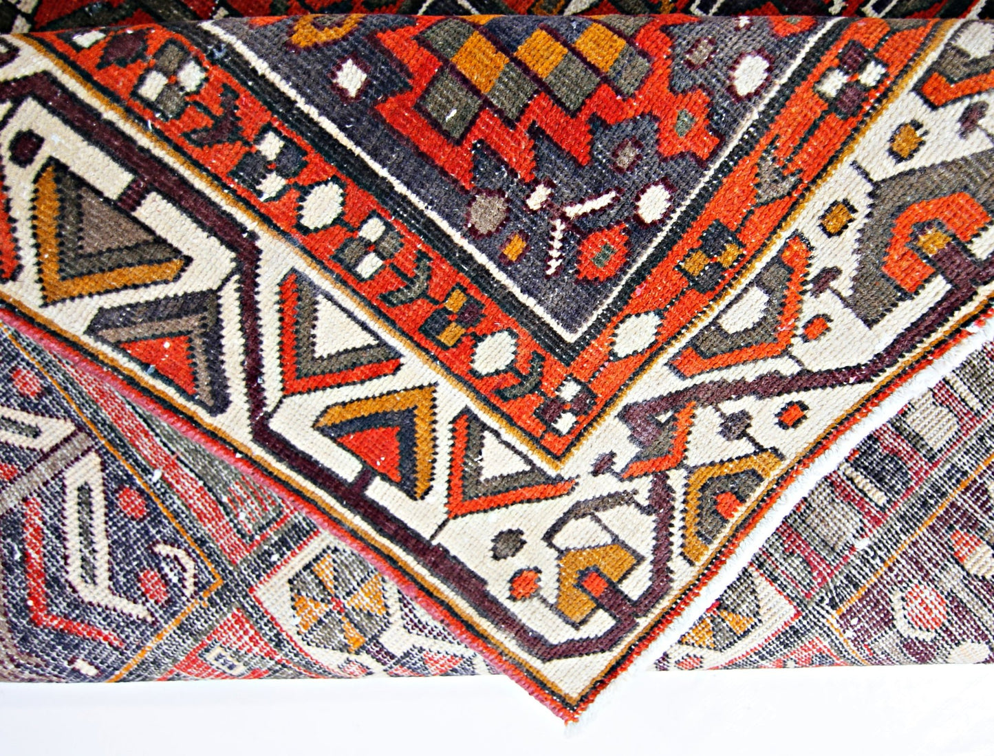 Handmade Vintage Persian Bakhtiar Rug | 278 x 187 cm | 9'1" x 6'2" - Najaf Rugs & Textile