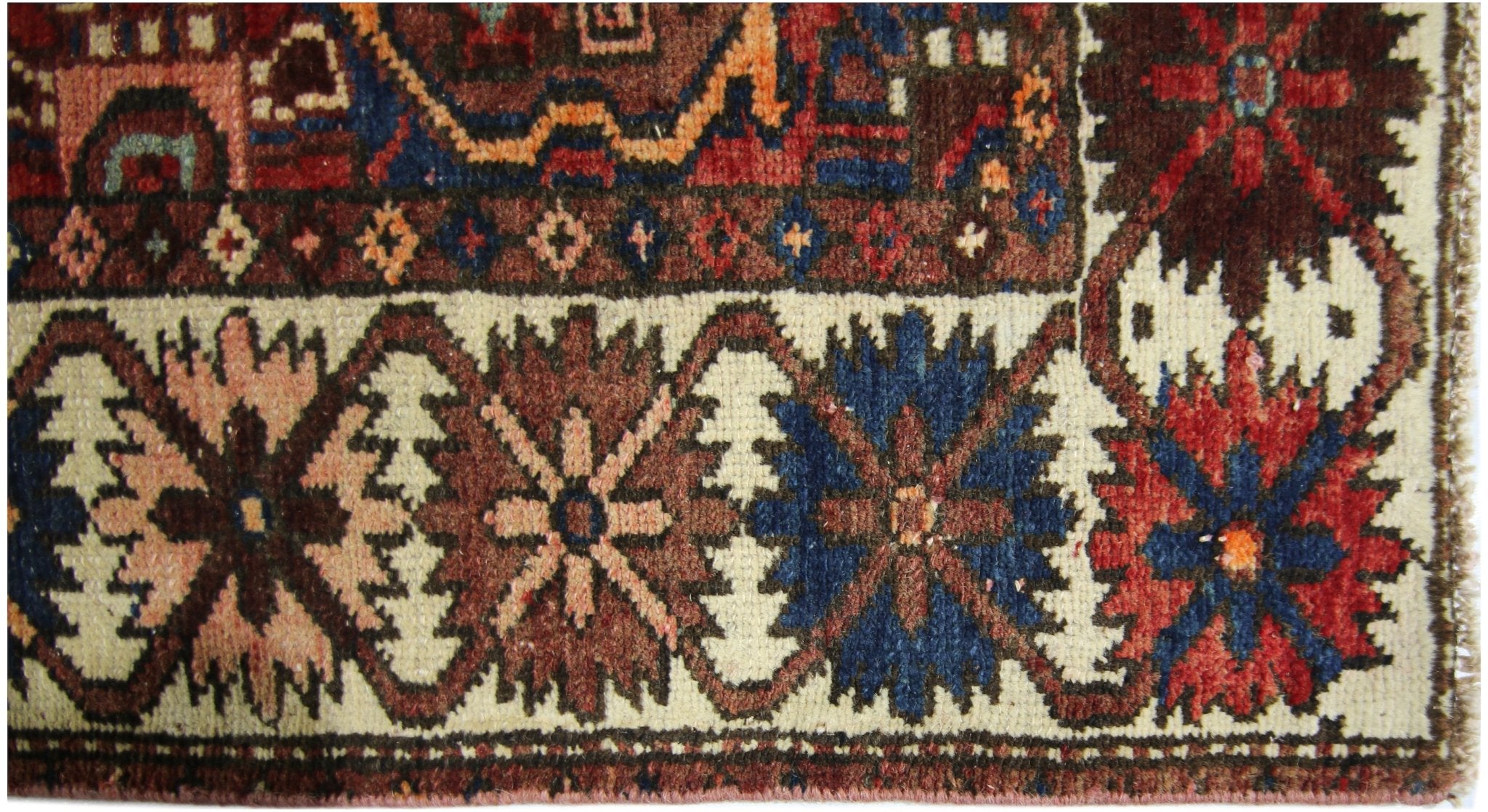 Handmade Vintage Persian Bakhtiar Rug | 281 x 145 cm | 9'3" x 4'9" - Najaf Rugs & Textile