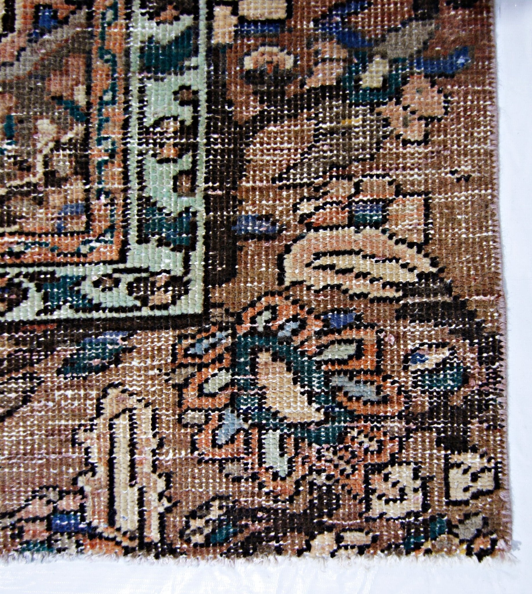 Handmade Vintage Persian Bakhtiar Rug | 288 x 193 cm | 9'5" x 6'4" - Najaf Rugs & Textile