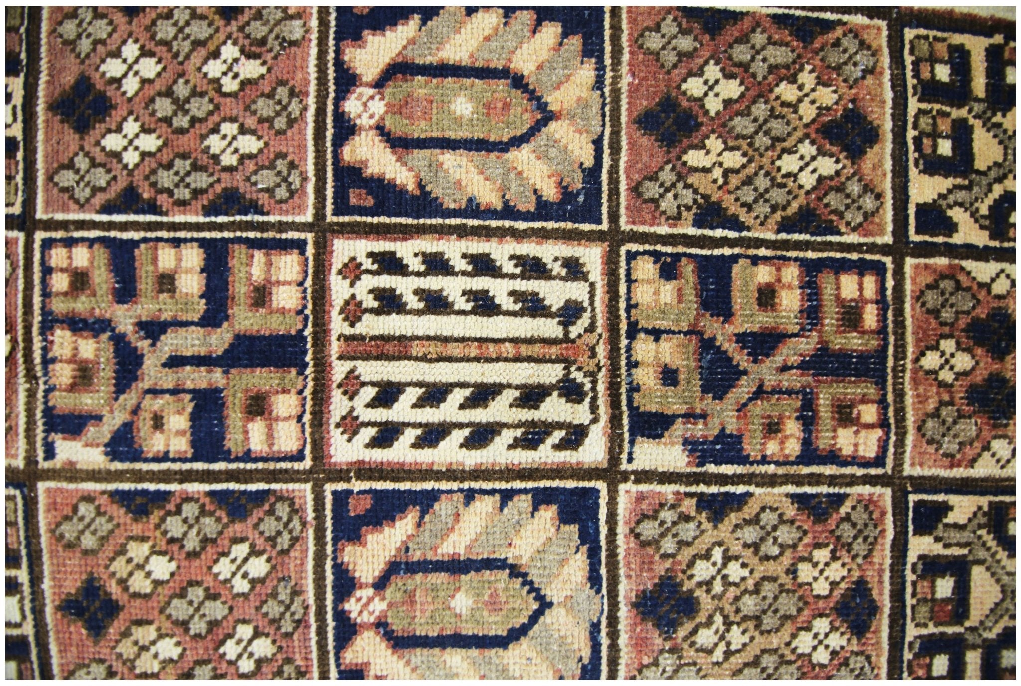 Handmade Vintage Persian Bakhtiar Rug | 291 x 145 cm | 9'7" x 4'9" - Najaf Rugs & Textile