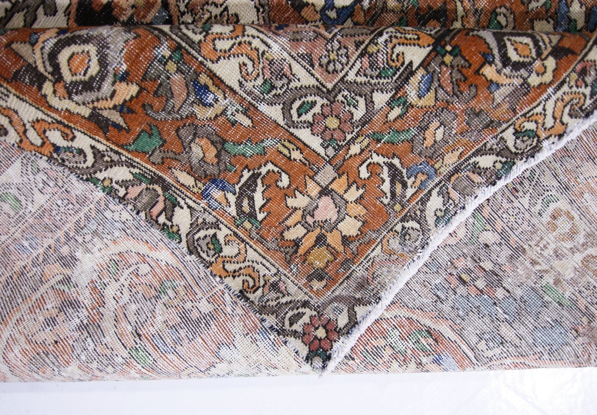 Handmade Vintage Persian Bakhtiar Rug | 314 x 200 cm | 10'4" x 6'7" - Najaf Rugs & Textile