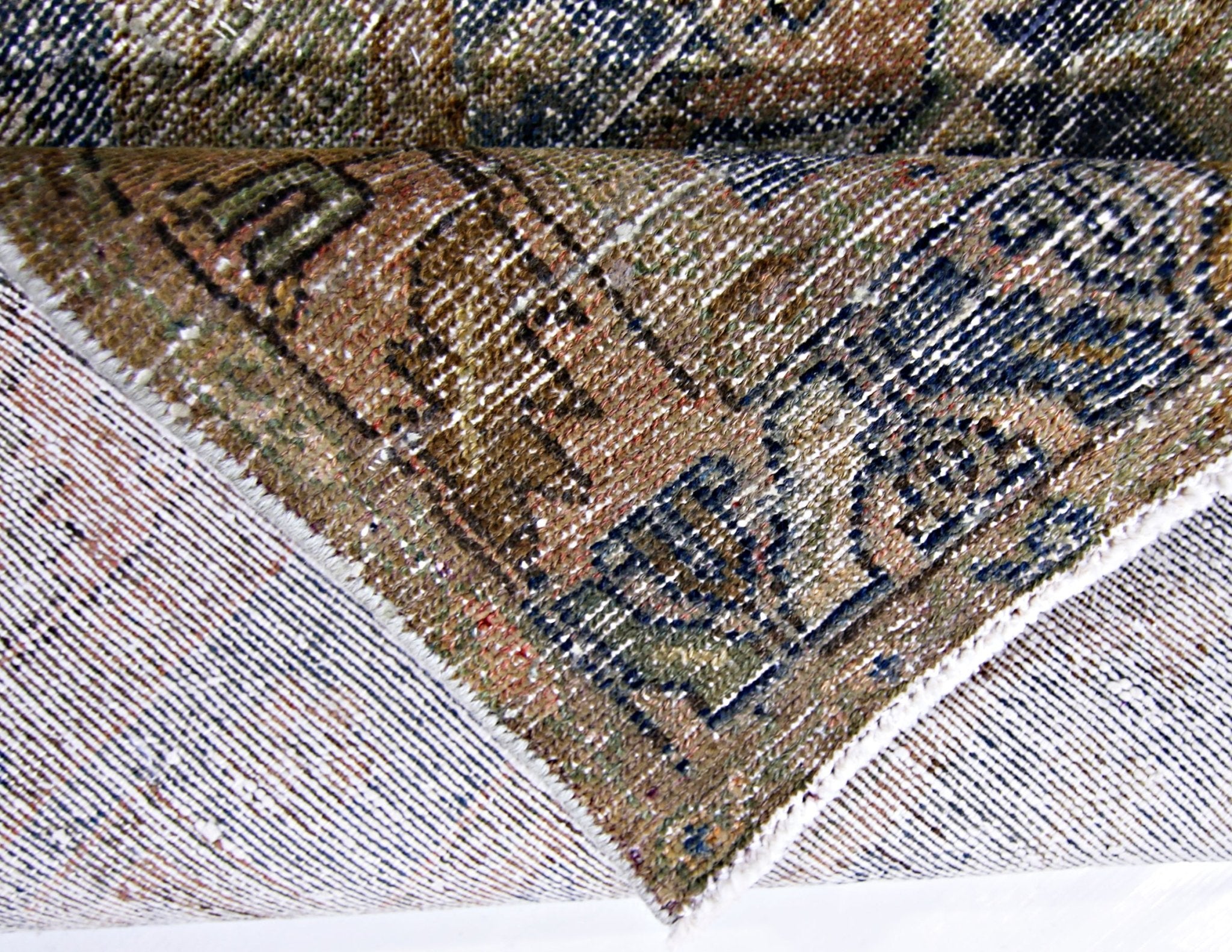 Handmade Vintage Persian Bidjar Rug | 149 x 103 cm | 4'11" x 3'5" - Najaf Rugs & Textile