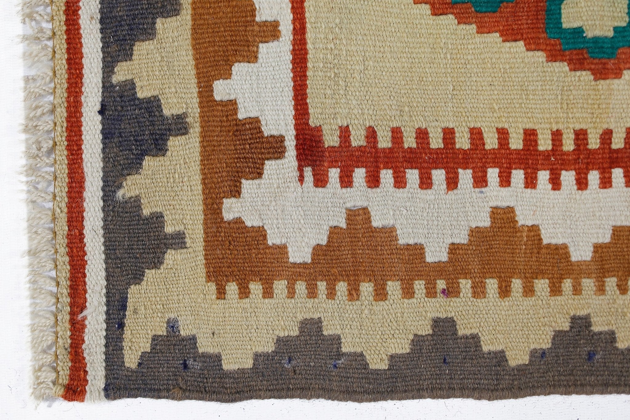 Handmade Vintage Persian Ghasghai Kilim | 149 x 111 cm | 4'11" x 3'8" - Najaf Rugs & Textile