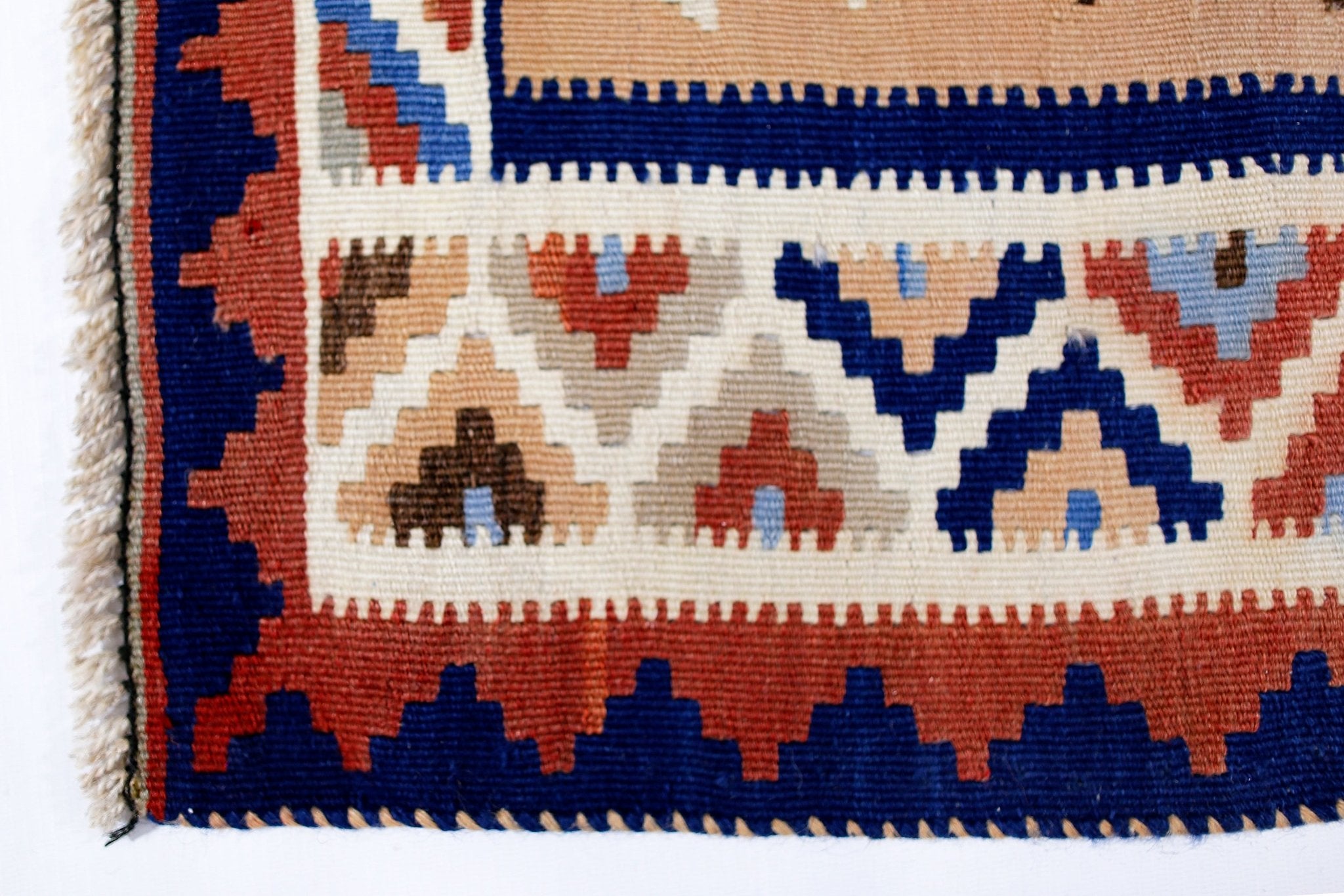 Handmade Vintage Persian Ghasghai Kilim | 152 x 106 cm | 5' x 3'6" - Najaf Rugs & Textile