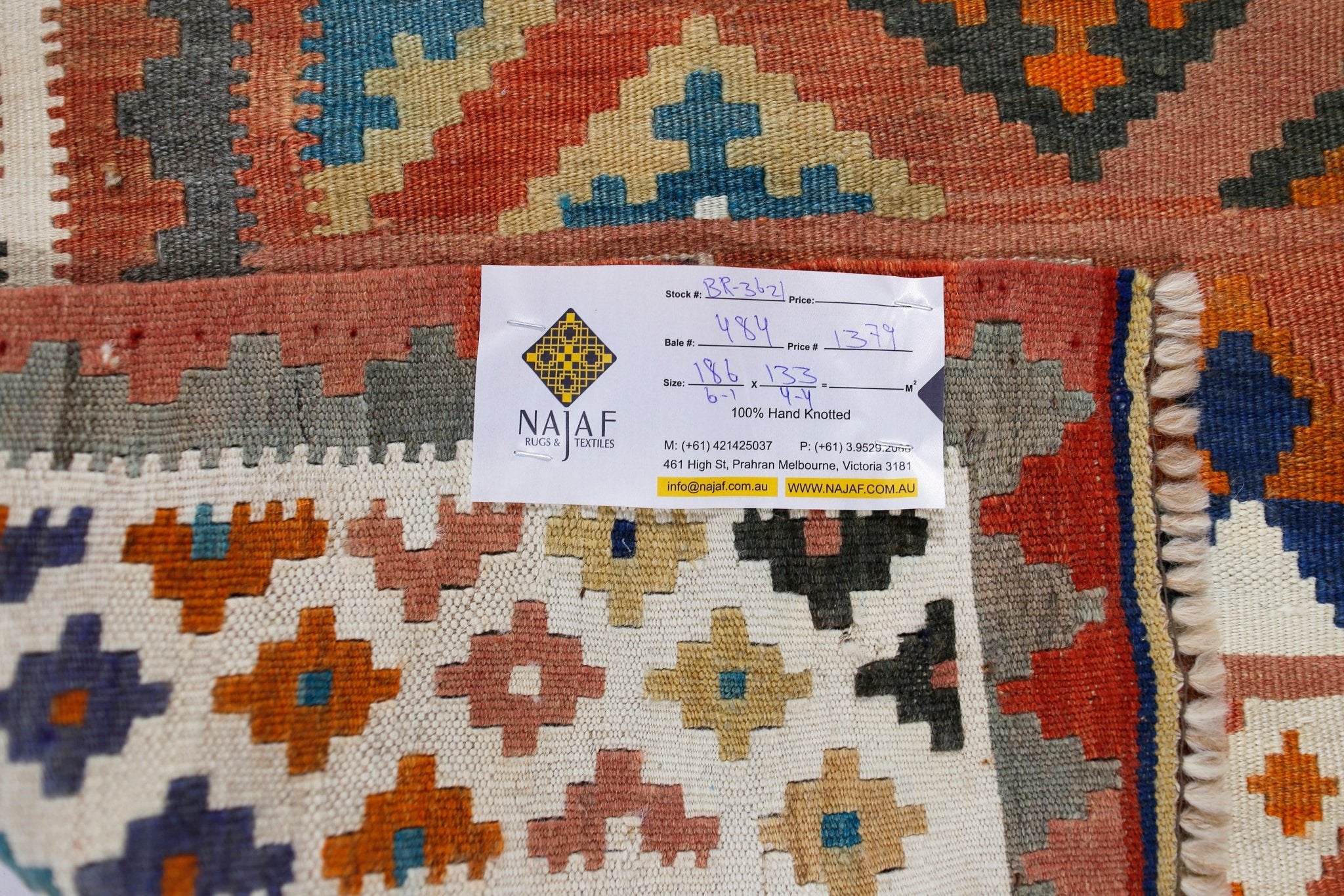 Handmade Vintage Persian Ghasghai Kilim | 186 x 133 cm | 6'1" x 4'4" - Najaf Rugs & Textile