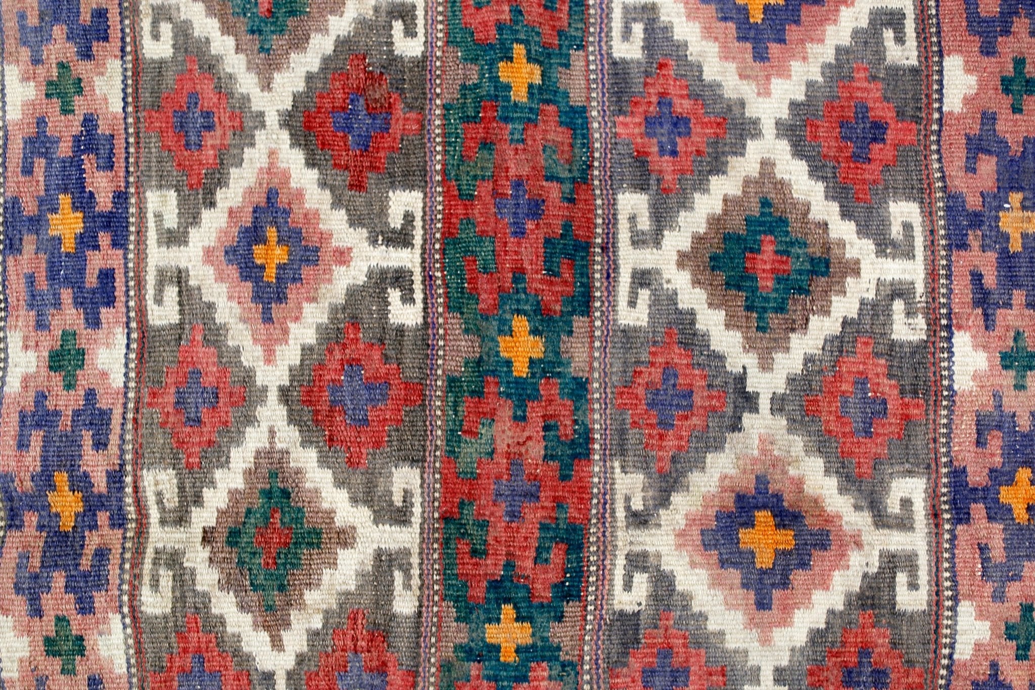 Handmade Vintage Persian Ghasghai Kilim | 250 x 173 cm | 8'2" x 5'8" - Najaf Rugs & Textile