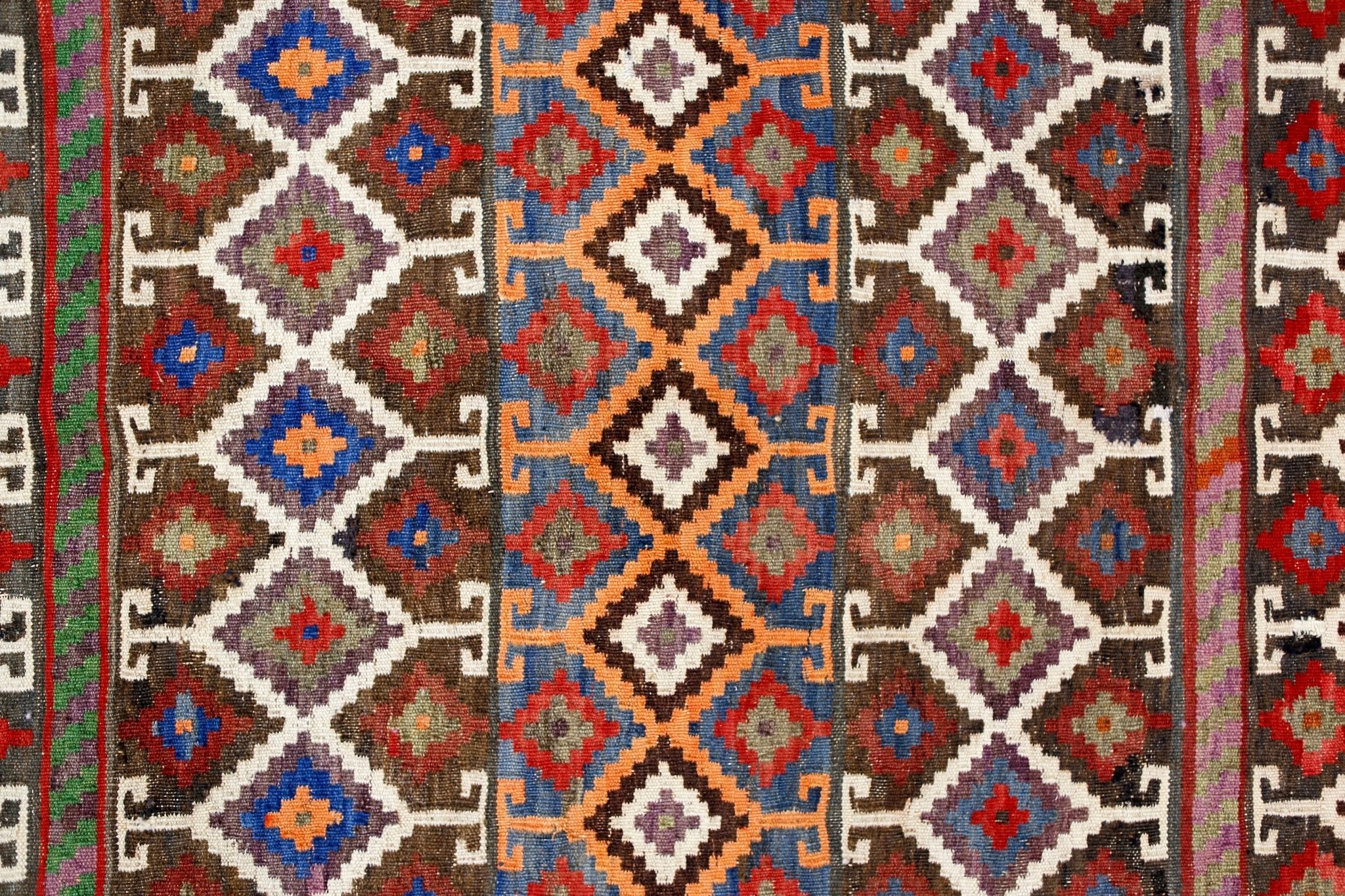 Handmade Vintage Persian Ghasghai Kilim | 262 x 176 cm | 8'7" x 5'9" - Najaf Rugs & Textile
