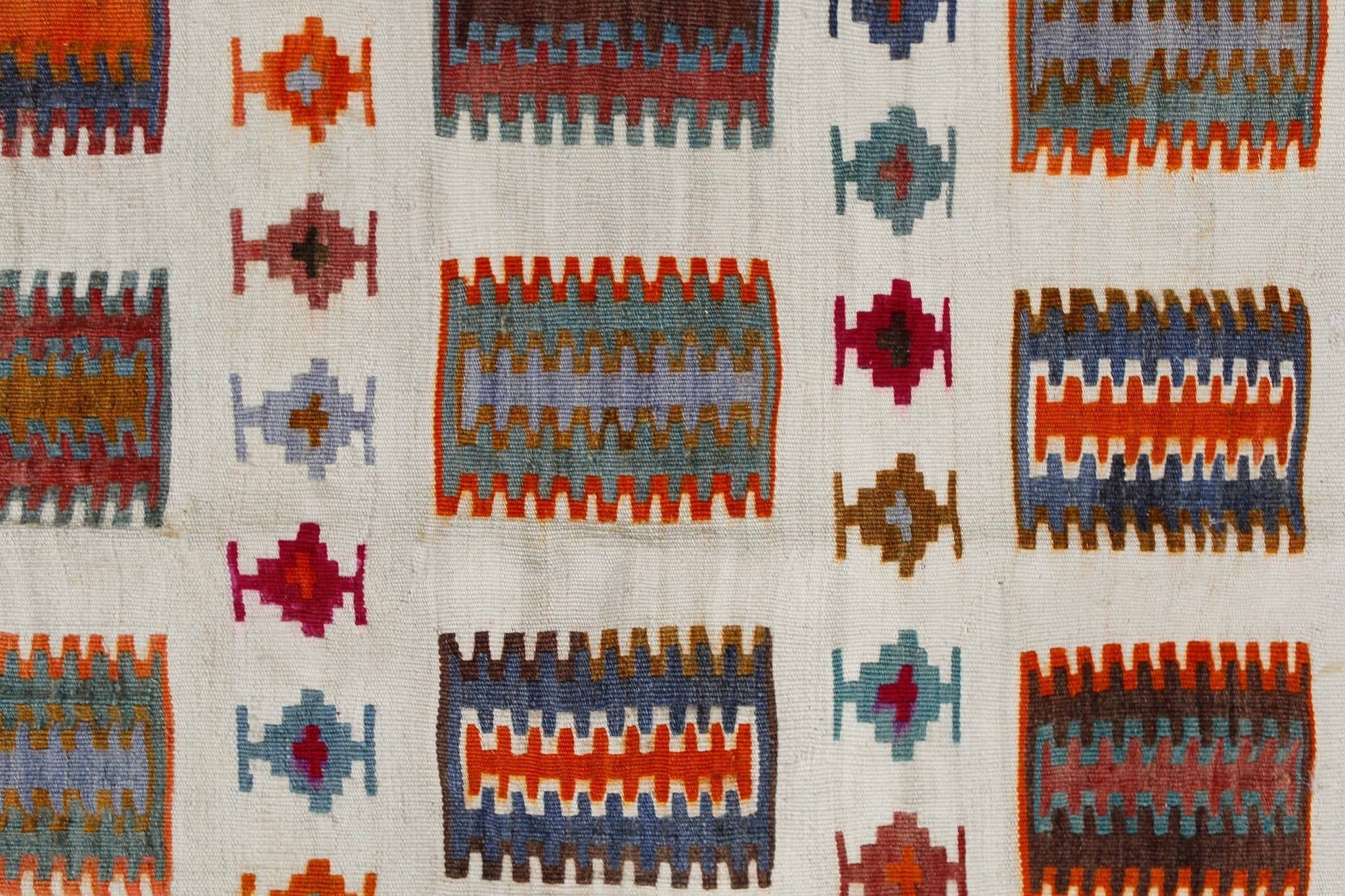 Handmade Vintage Persian Ghasghai Kilim | 279 x 153 cm | 9'2" x 5' - Najaf Rugs & Textile