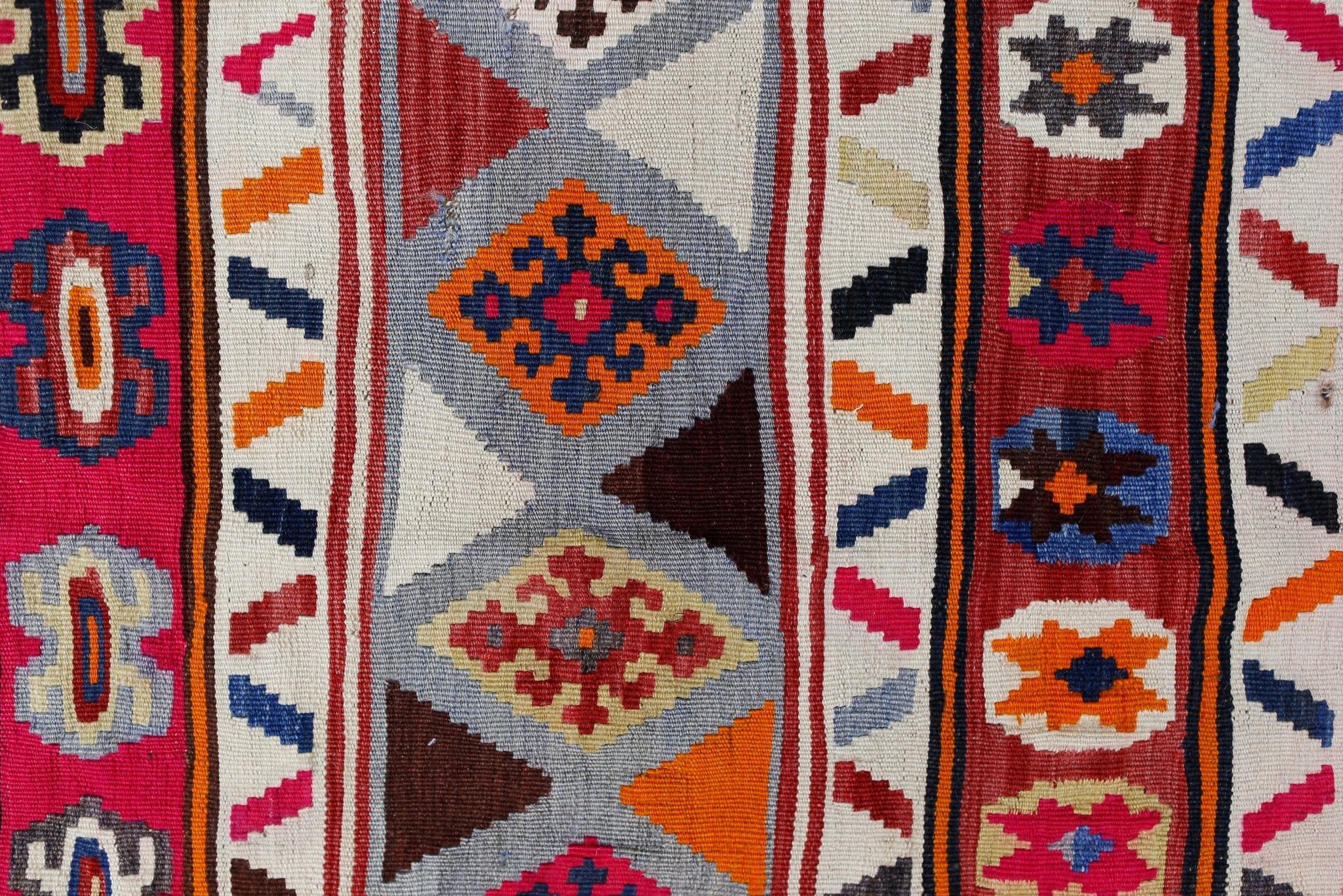 Handmade Vintage Persian Ghasghai Kilim | 304 x 158 cm | 10' x 5'2" - Najaf Rugs & Textile