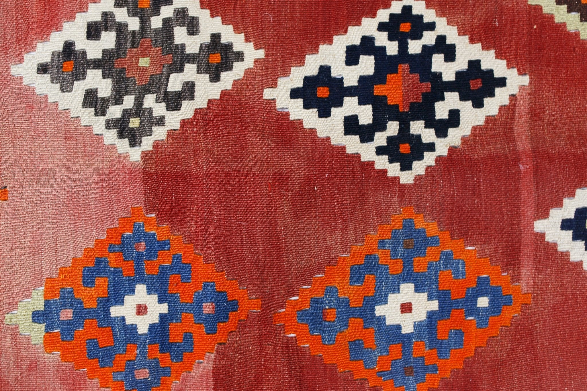 Handmade Vintage Persian Ghasghai Kilim Hallway Runner | 284 x 124 cm | 9'4" x 4'1" - Najaf Rugs & Textile