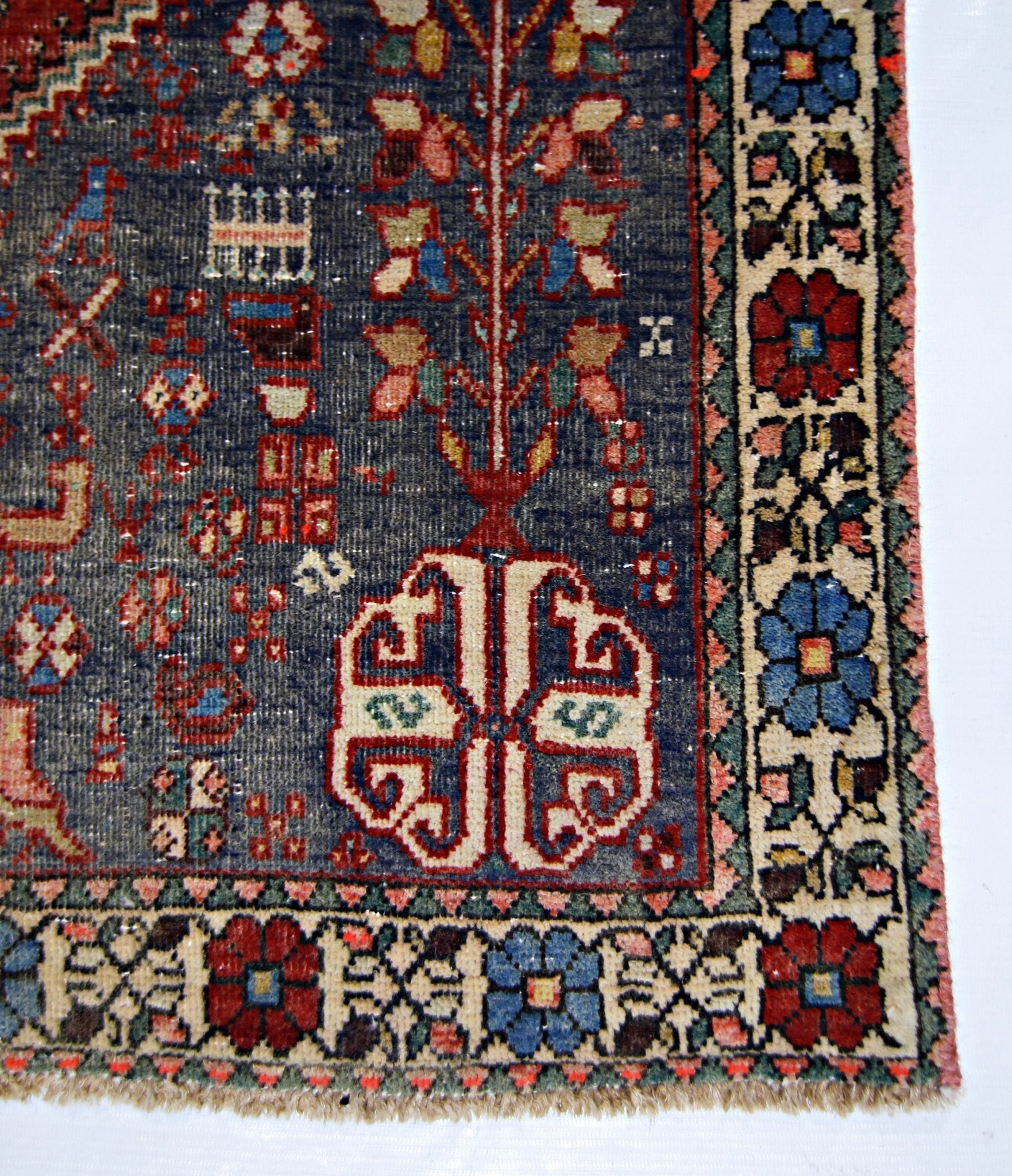 Handmade Vintage Persian Ghashghai Rug | 150 x 99 cm | 4'11" x 3'3" - Najaf Rugs & Textile
