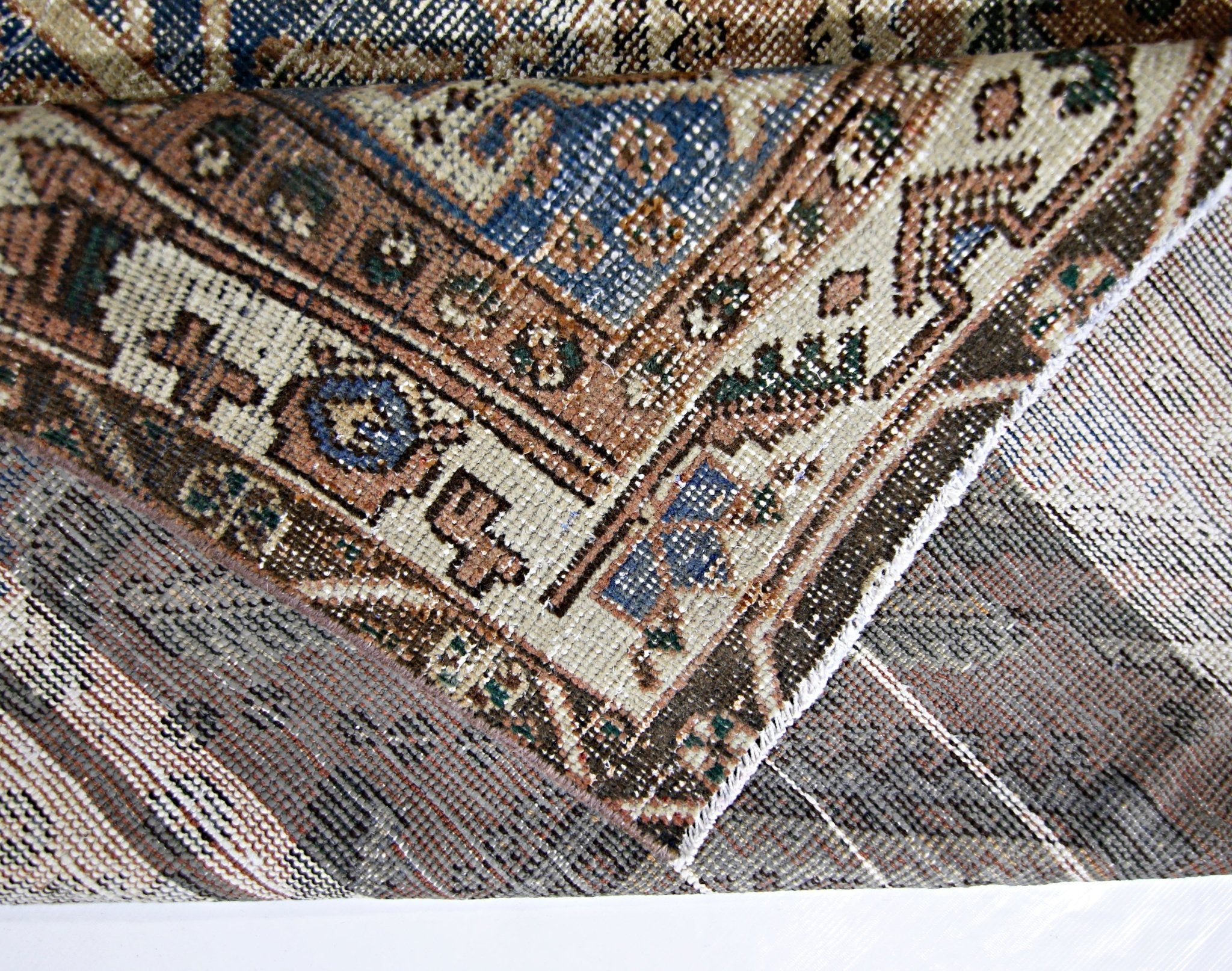 Handmade Vintage Persian Ghashghai Rug | 295 x 151 cm | 9'8" x 5' - Najaf Rugs & Textile