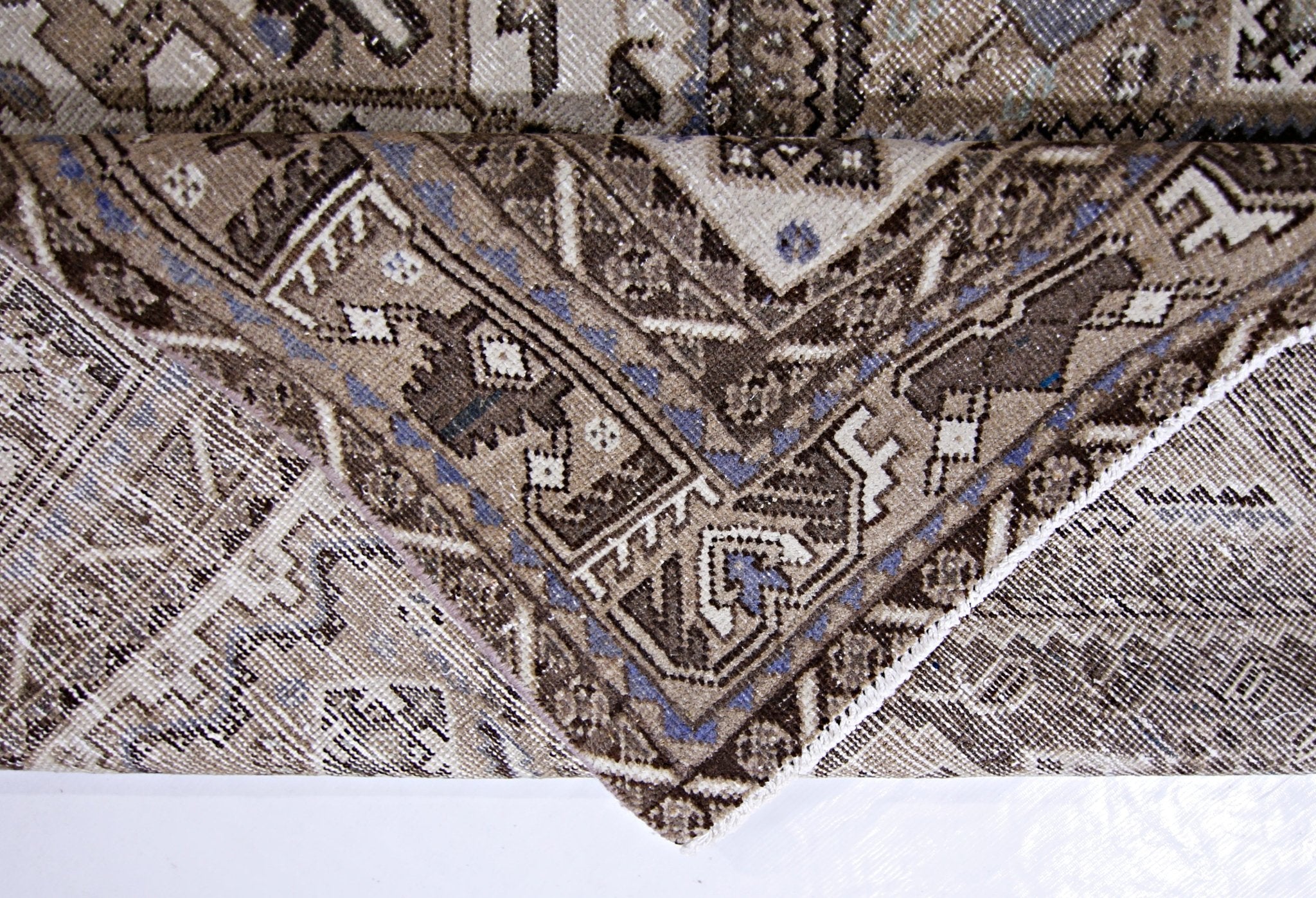 Handmade Vintage Persian Ghashghai Rug | 307 x 140 cm | 10' x 4'9" - Najaf Rugs & Textile