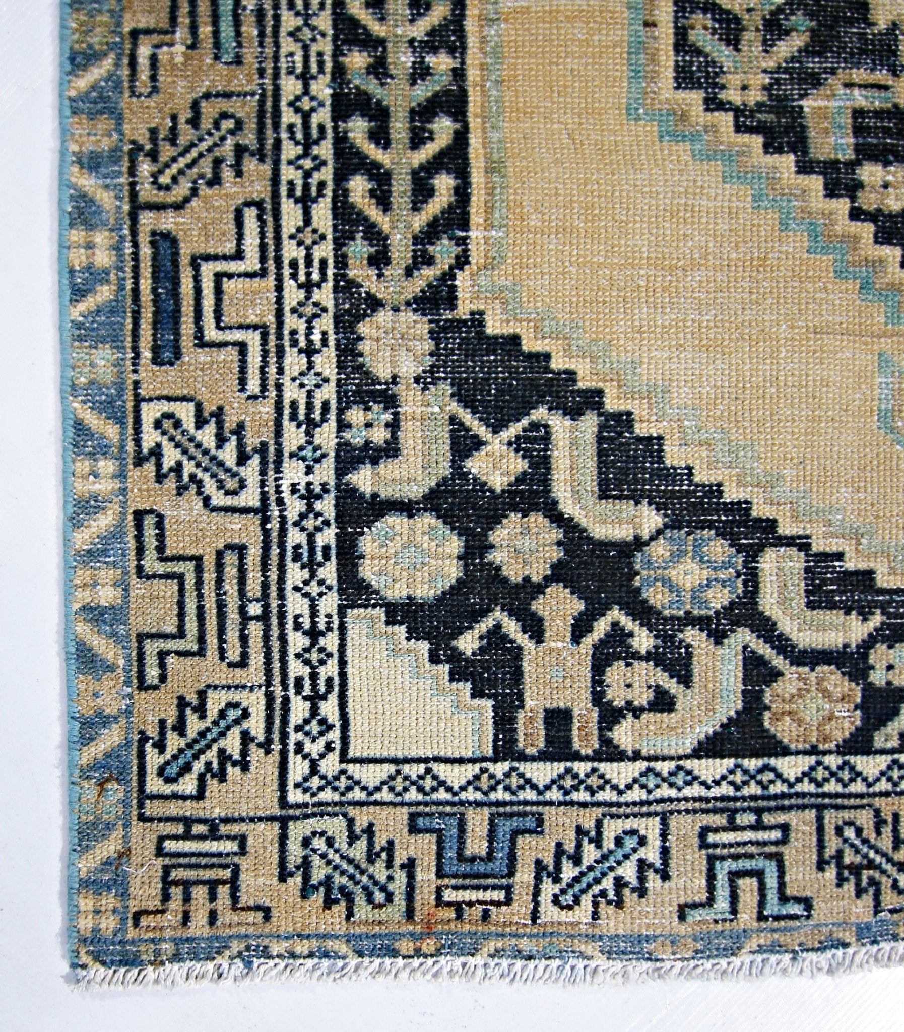 Handmade Vintage Persian Hallway Runner | 197 x 98 cm | 6'6" x 3'2" - Najaf Rugs & Textile