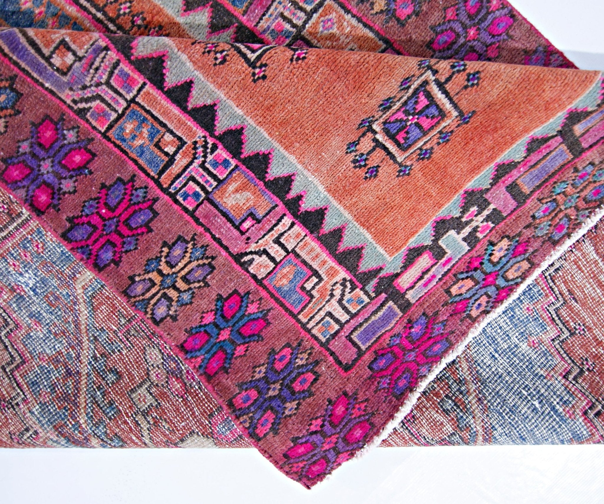 Handmade Vintage Persian Hamadan Rug | 273 x 123 cm | 8'11" x 4' - Najaf Rugs & Textile