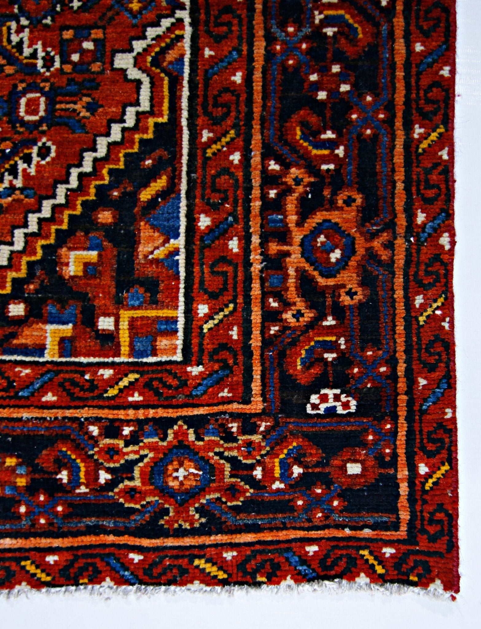 Handmade Vintage Persian Hossainabad Rug | 206 x 149 cm | 6'9" x 4'11" - Najaf Rugs & Textile