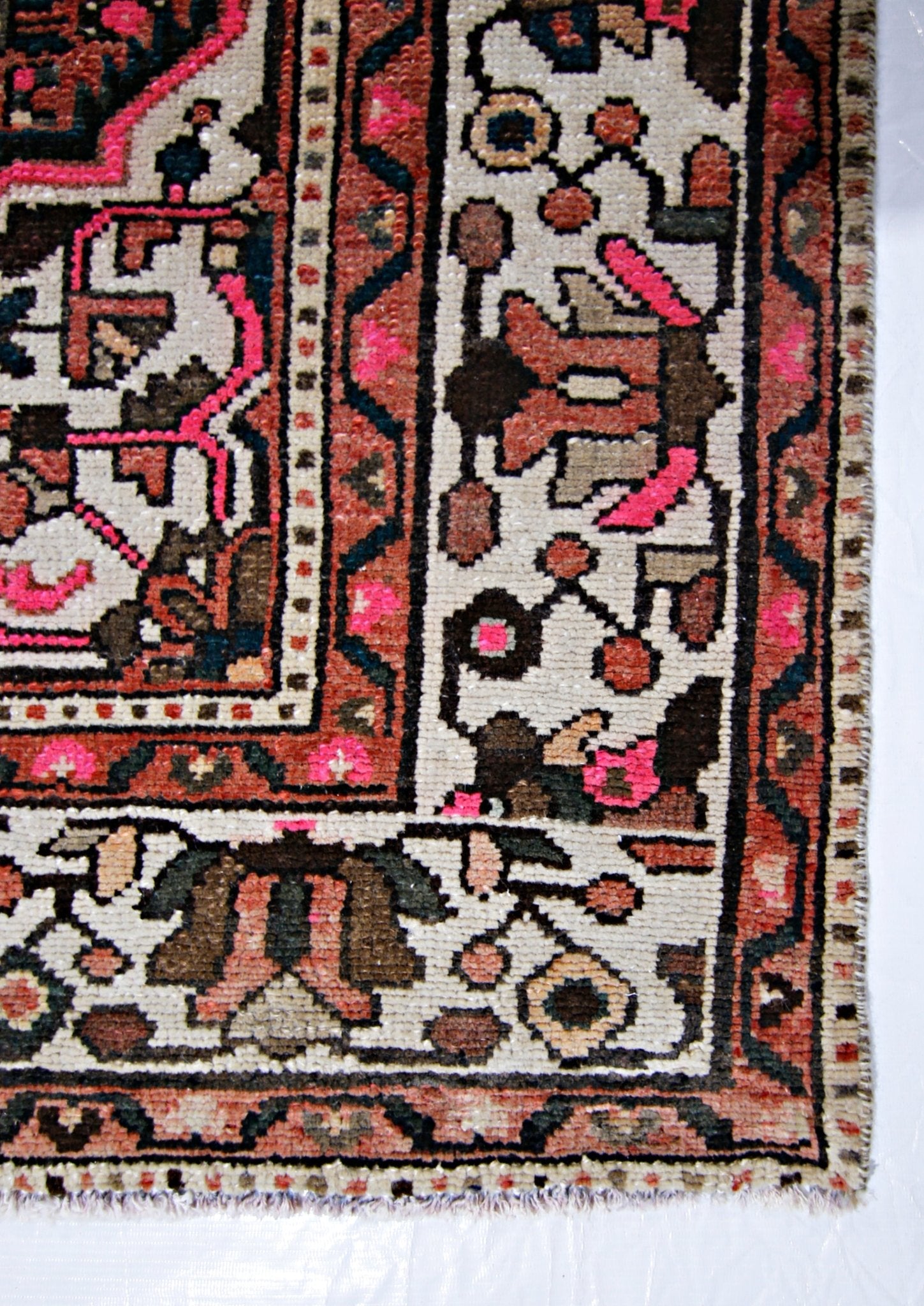 Handmade Vintage Persian Hossainabad Rug | 292 x 200 cm | 9'7" x 6'7" - Najaf Rugs & Textile