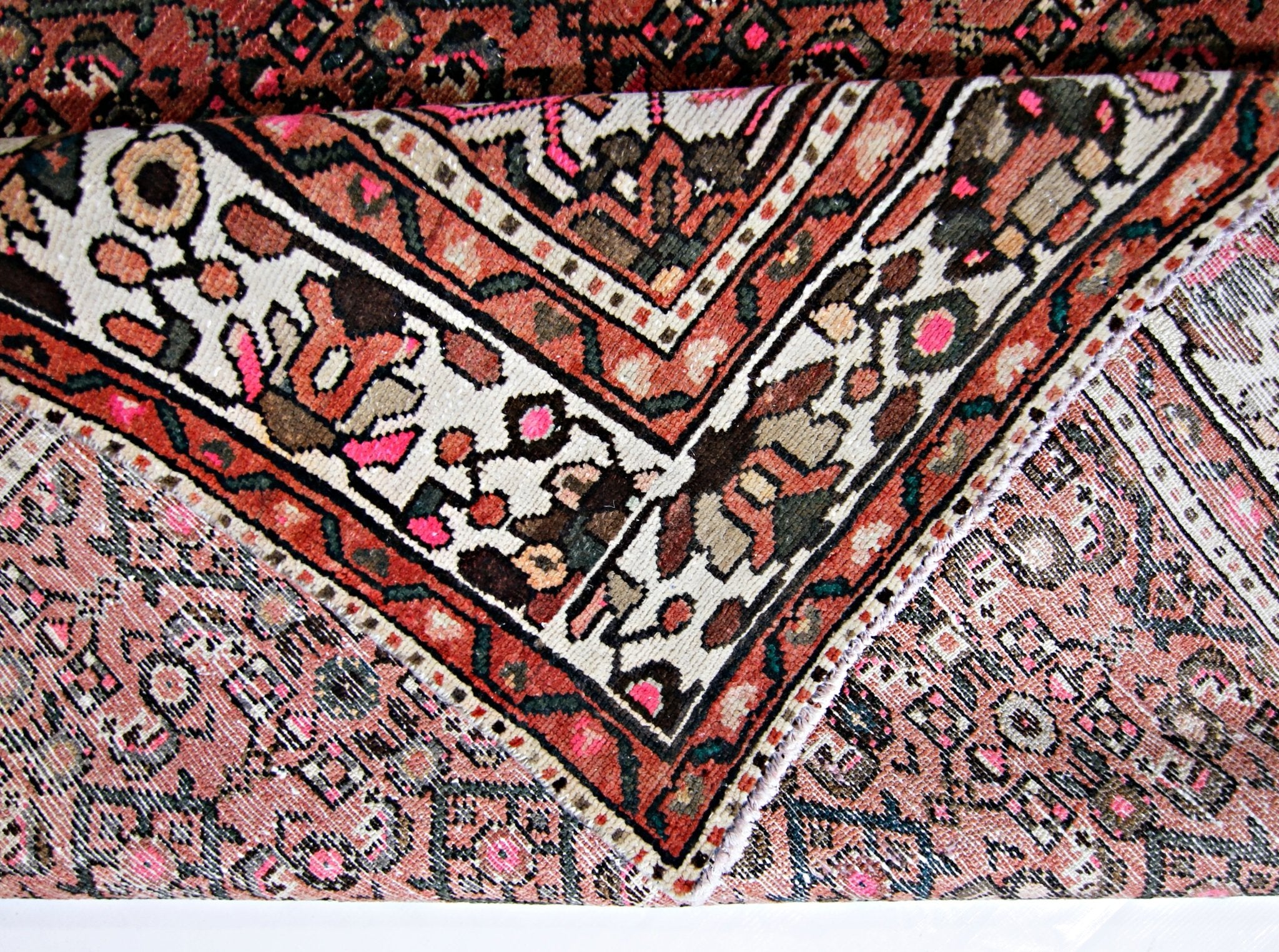 Handmade Vintage Persian Hossainabad Rug | 292 x 200 cm | 9'7" x 6'7" - Najaf Rugs & Textile