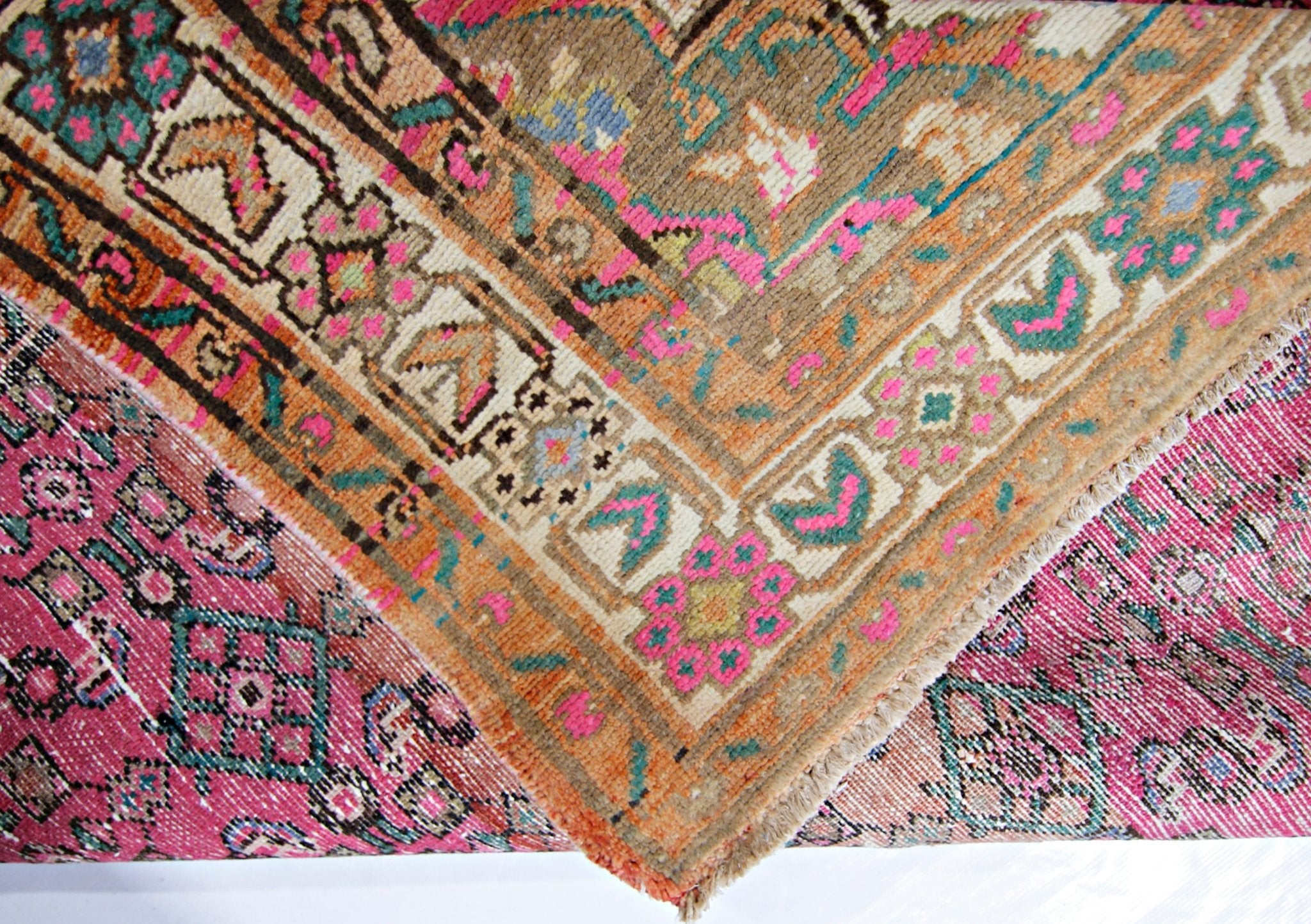 Handmade Vintage Persian Hossainabad Rug | 299 x 148 cm | 9'9" x 4'10" - Najaf Rugs & Textile