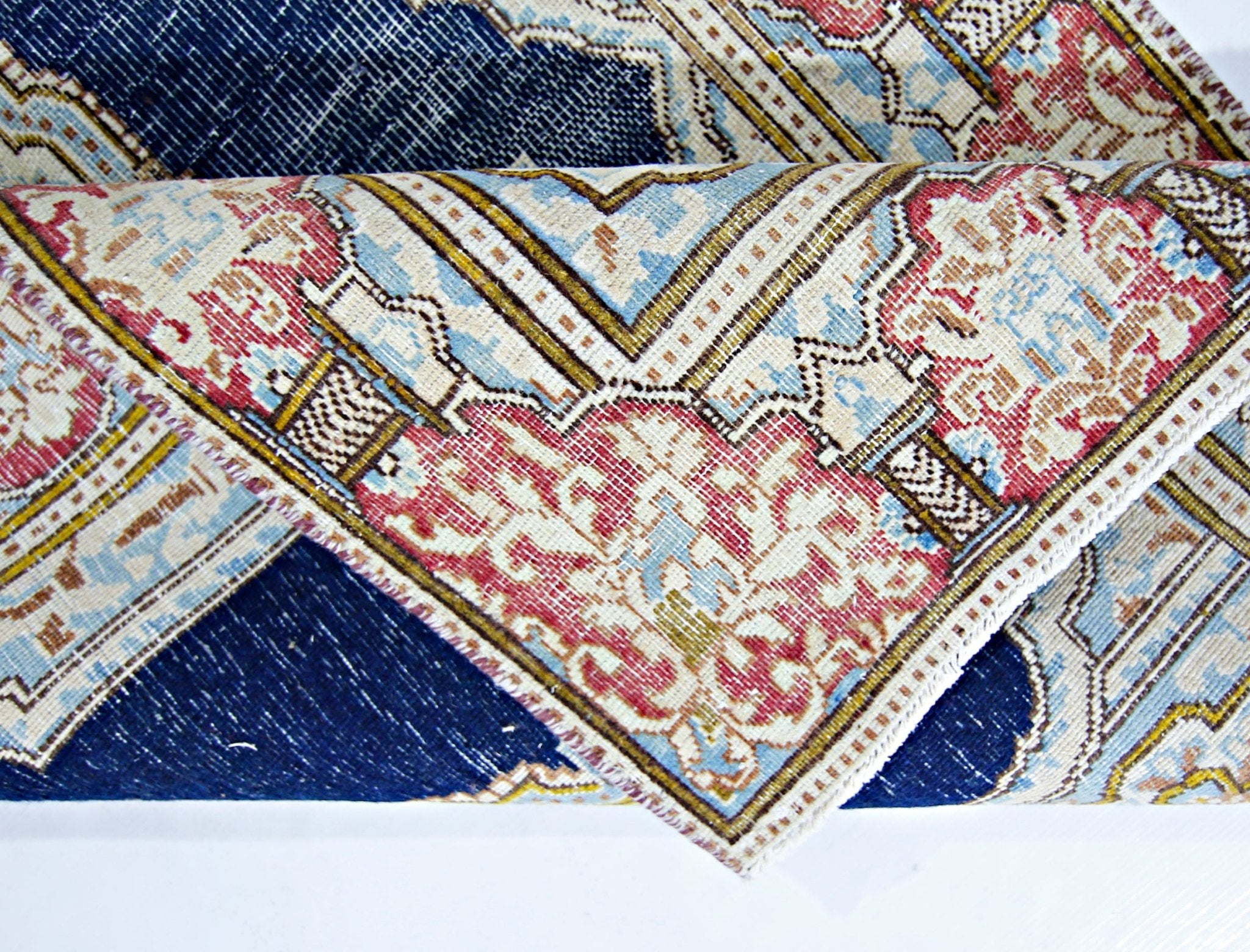 Handmade Vintage Persian Kerman Rug | 142 x 86 cm | 4'8" x 2'10" - Najaf Rugs & Textile