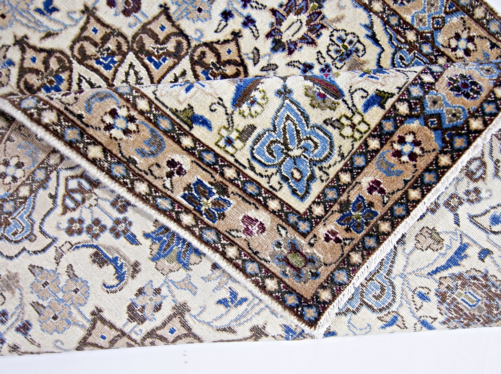 Handmade Vintage Persian Nain Rug | 126 x 84 cm | 4'2" x 2'9" - Najaf Rugs & Textile