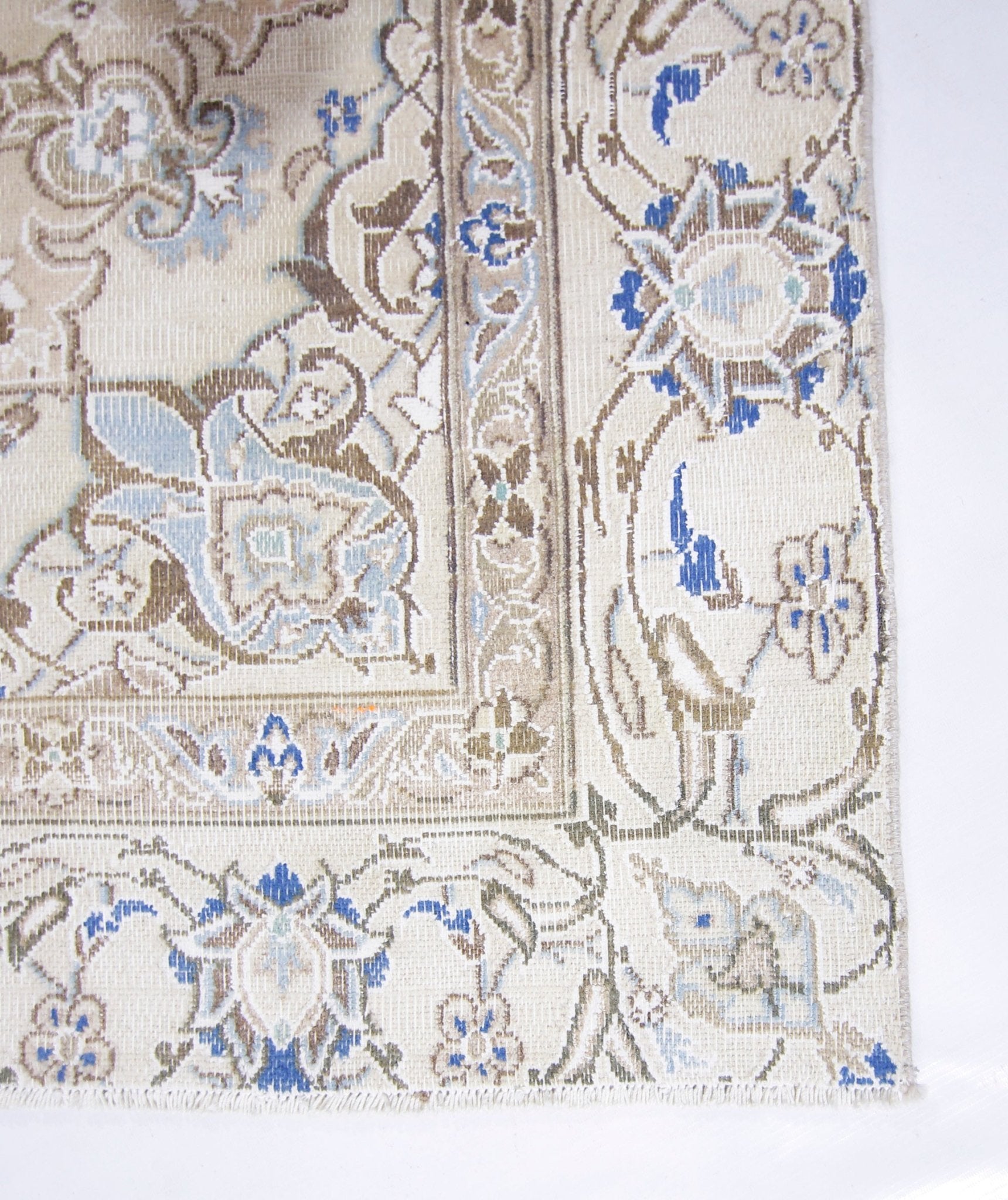 Handmade Vintage Persian Nain Rug | 255 x 171 cm | 8'4" x 5'7" - Najaf Rugs & Textile