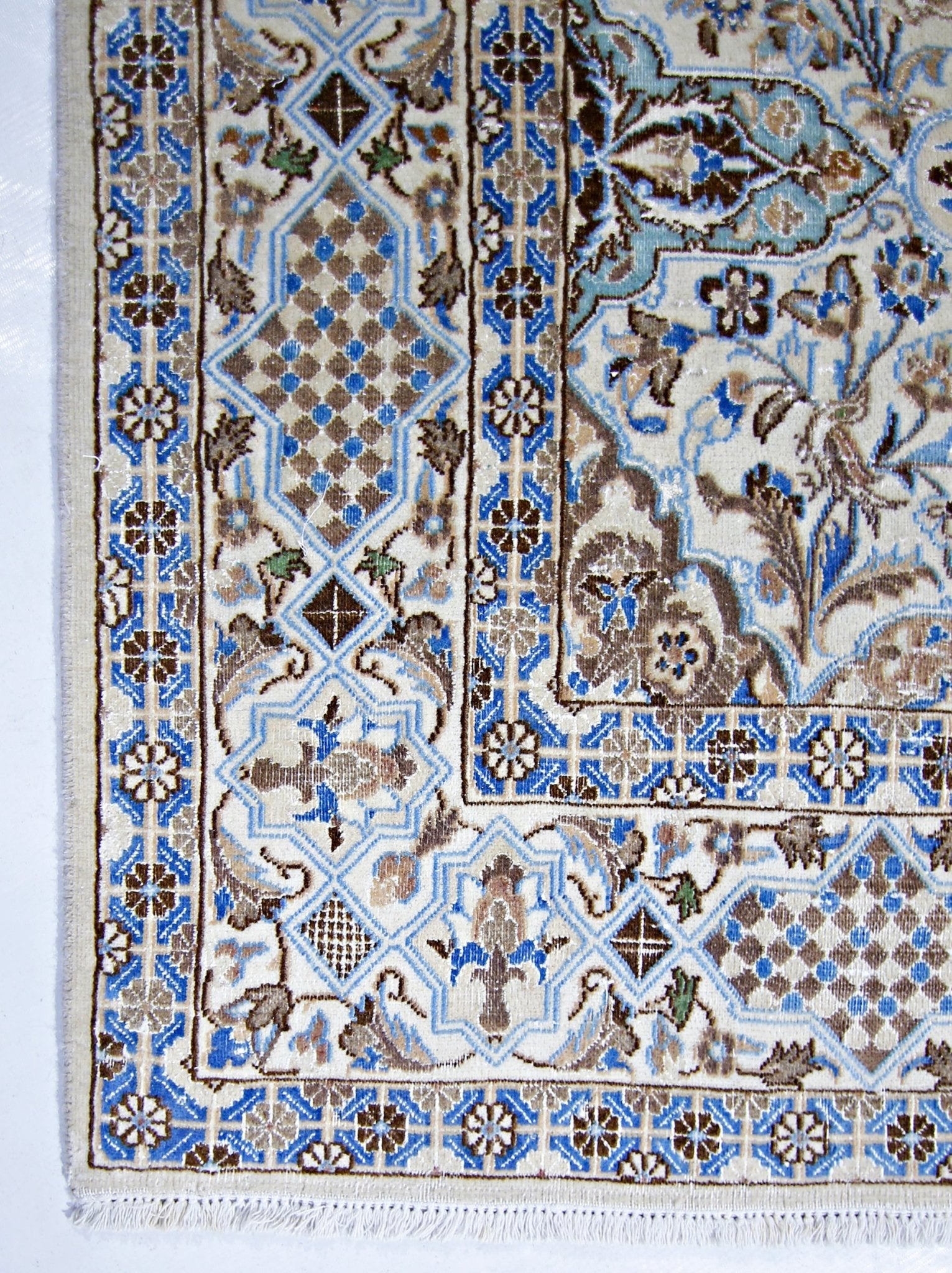 Handmade Vintage Persian Nain Rug | 256 x 166 cm | 8'4" x 5'5" - Najaf Rugs & Textile