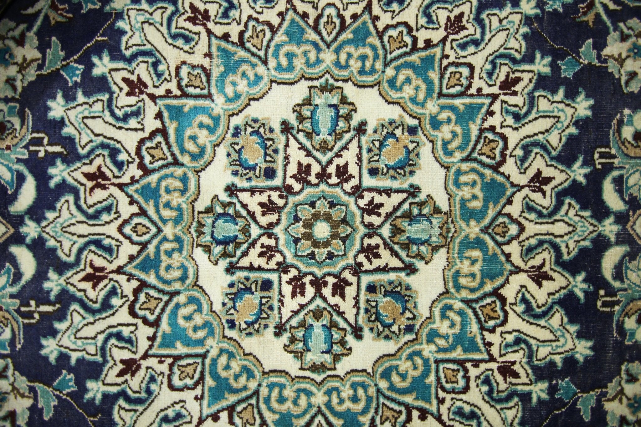 Handmade Vintage Persian Nain Rug | 276 x 191 cm | 9'1" x 6'3" - Najaf Rugs & Textile