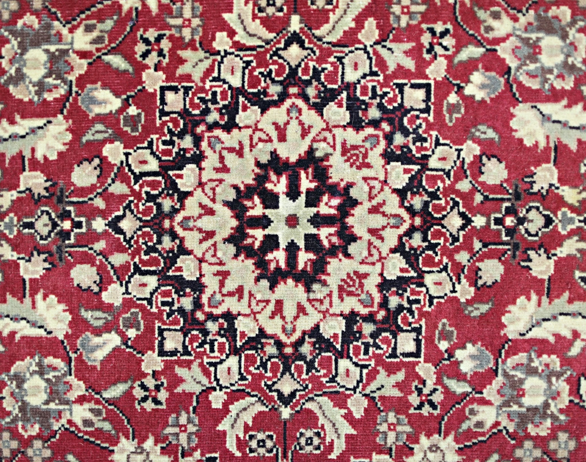 Handmade Vintage Persian Najafabad Rug | 158 x 91 cm | 5'2" x 2'11" - Najaf Rugs & Textile