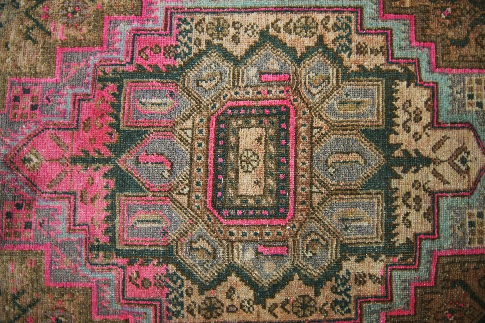 Handmade Vintage Persian Rug | 125 x 75 cm | 4'1" x 2'6" - Najaf Rugs & Textile