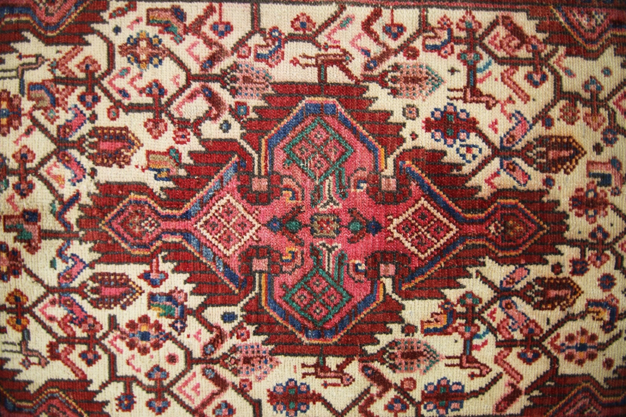 Handmade Vintage Persian Rug | 125 x 77 cm | 4'1" x 2'6" - Najaf Rugs & Textile