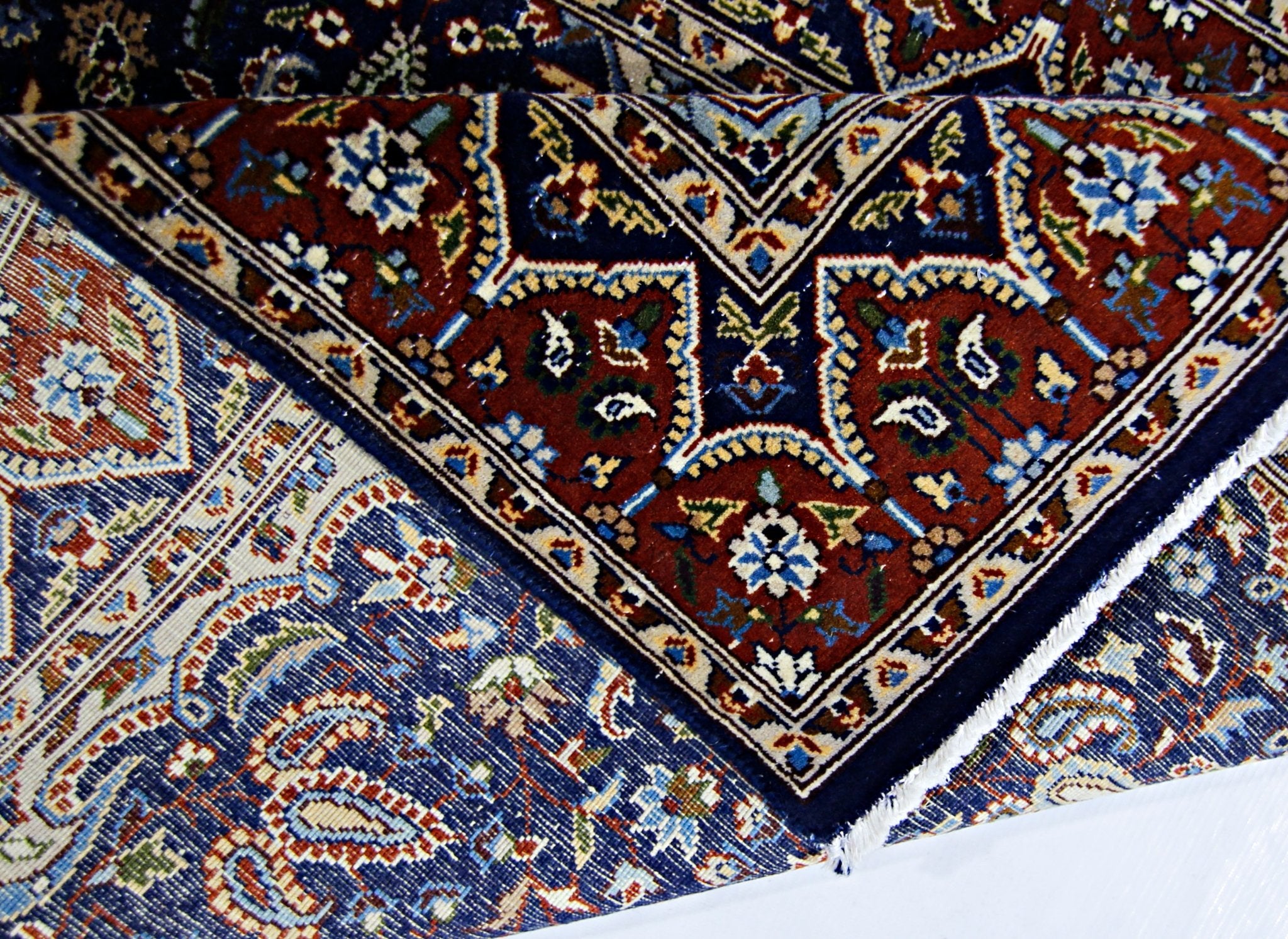 Handmade Vintage Persian Rug | 130 x 77 cm | 4'3" x 2'6" - Najaf Rugs & Textile