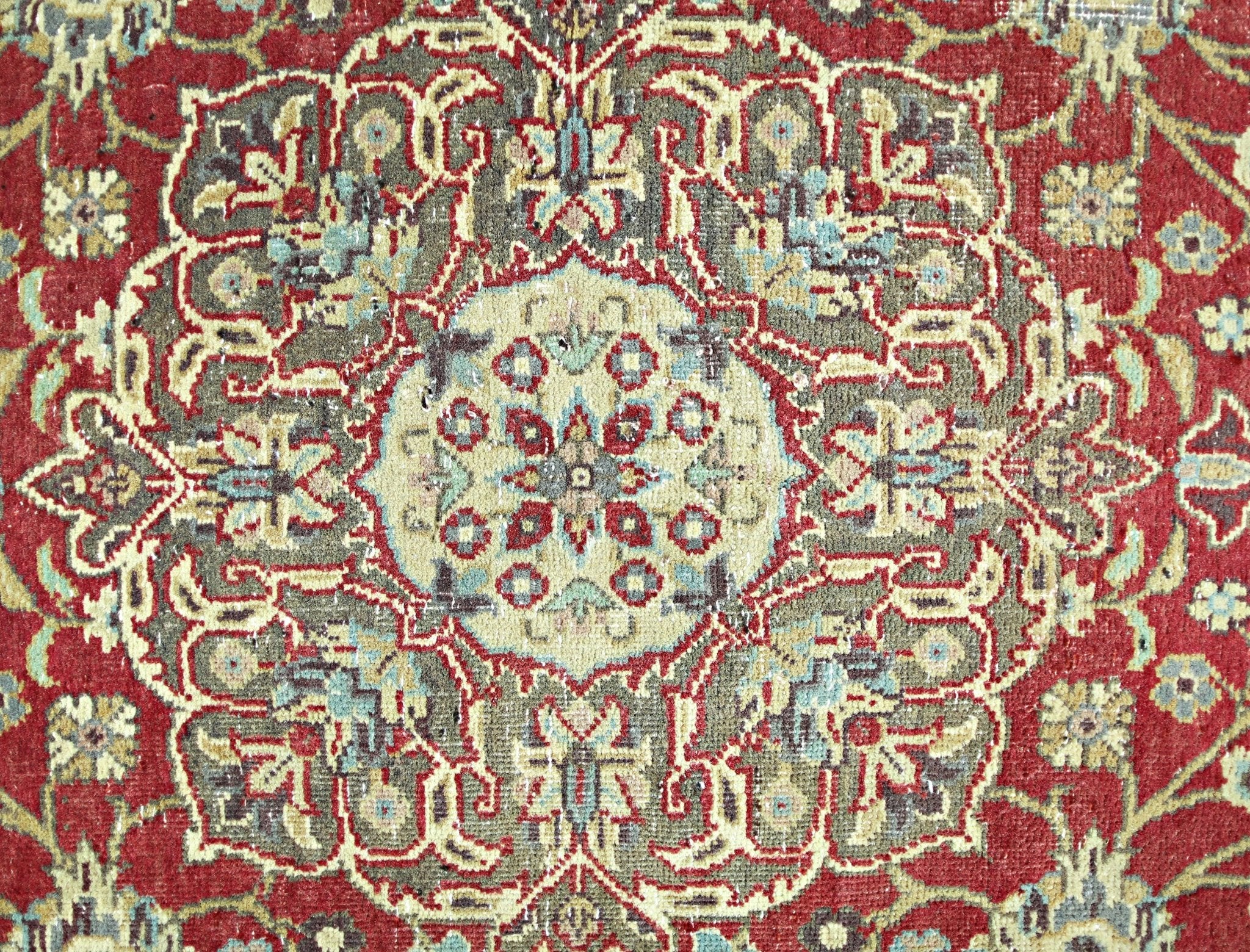 Handmade Vintage Persian Rug | 133 x 77 cm | 4'4" x 2'7" - Najaf Rugs & Textile