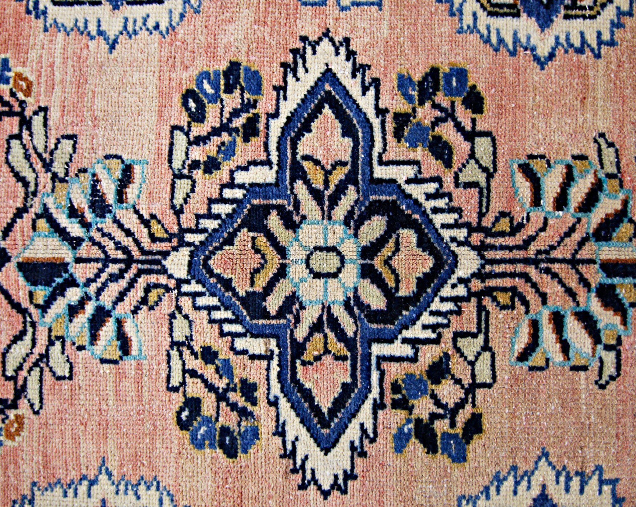 Handmade Vintage Persian Rug | 134 x 100 cm | 4'5" x 3'3" - Najaf Rugs & Textile