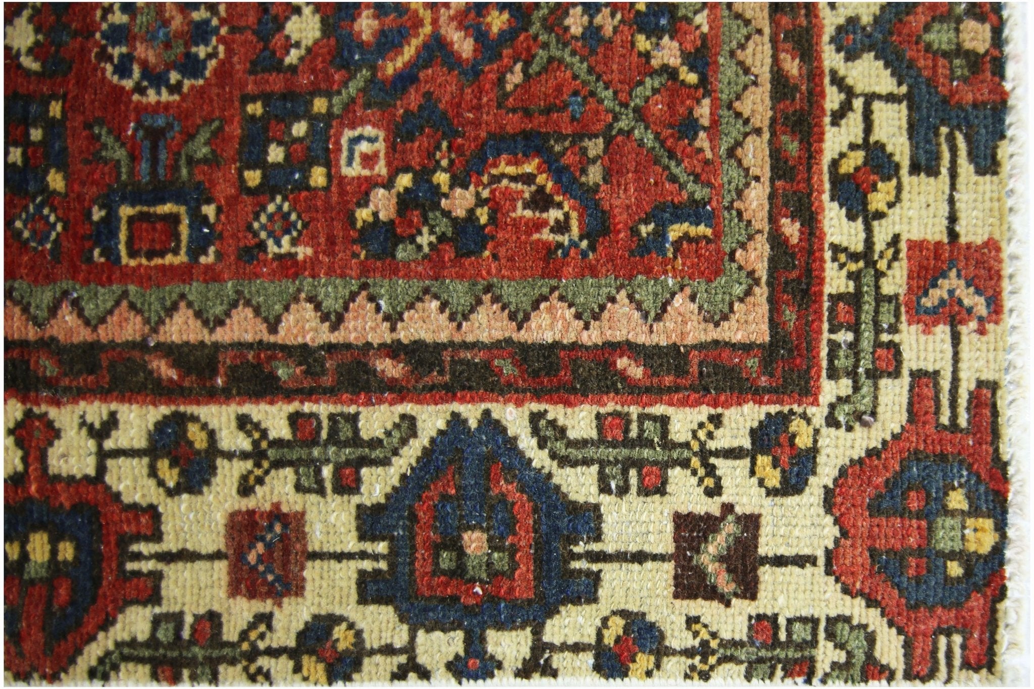 Handmade Vintage Persian Rug | 134 x 95 cm | 4'5" x 3'1" - Najaf Rugs & Textile