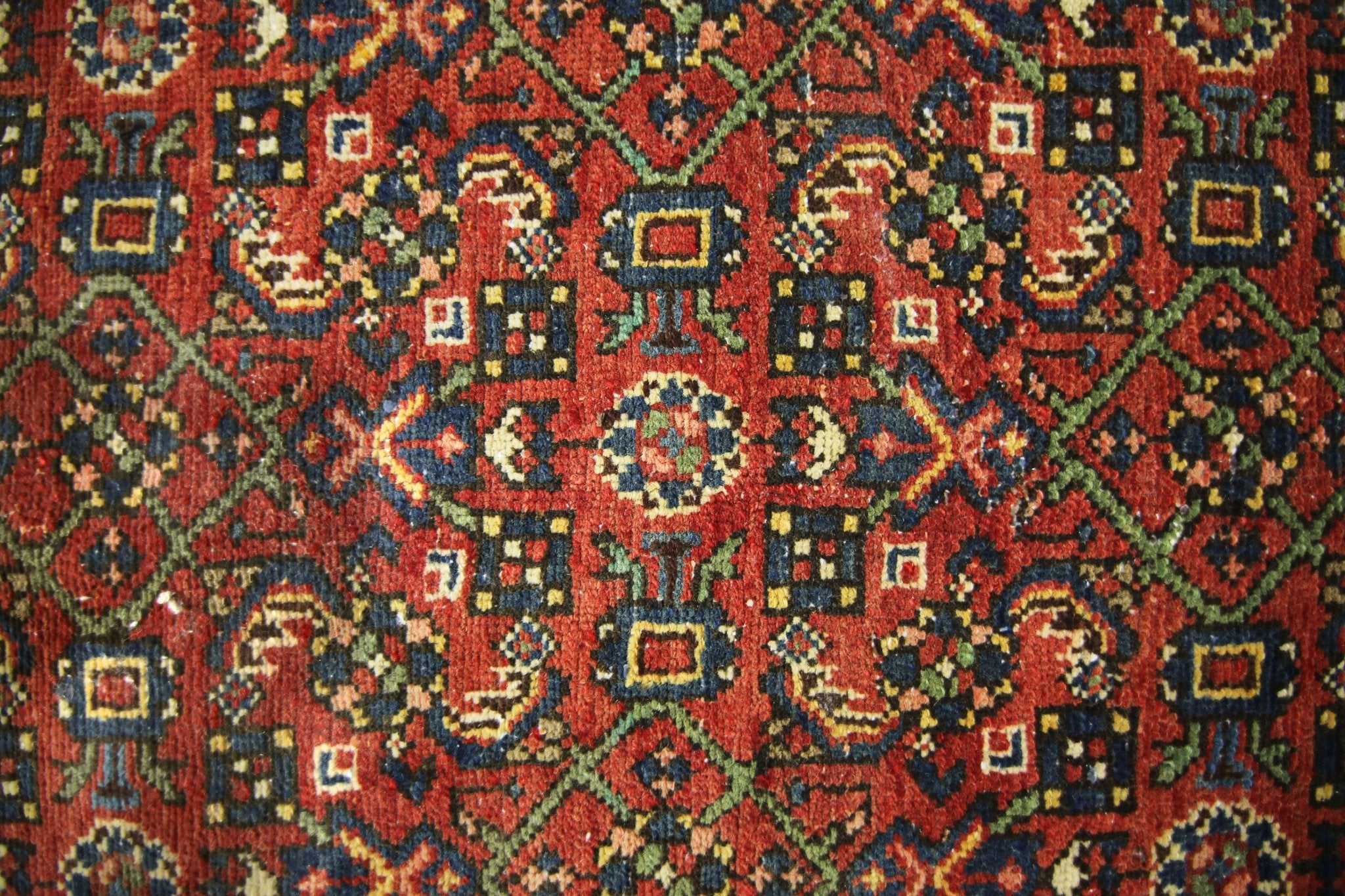 Handmade Vintage Persian Rug | 134 x 95 cm | 4'5" x 3'1" - Najaf Rugs & Textile