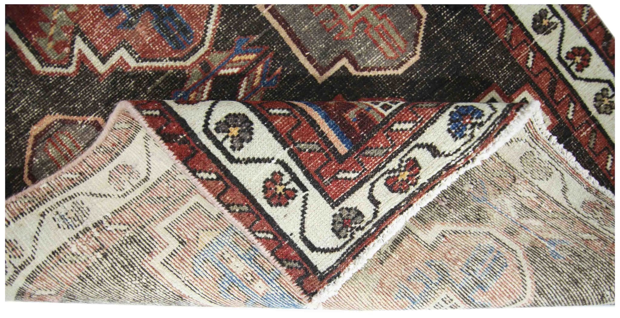 Handmade Vintage Persian Rug | 137 x 93 cm | 4'6" x 3' - Najaf Rugs & Textile