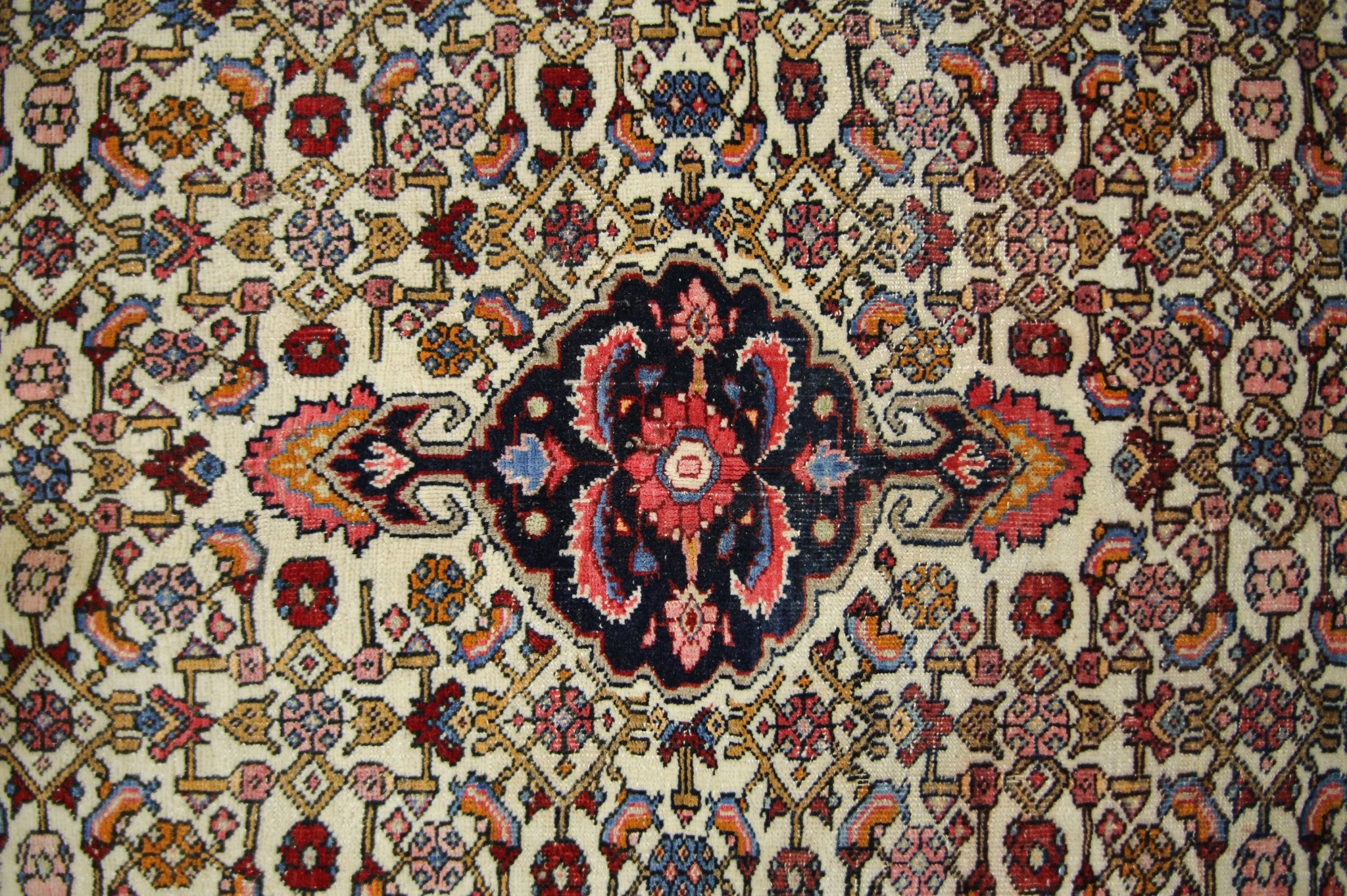 Handmade Vintage Persian Rug | 138 x 97 cm | 4'6" x 3'2" - Najaf Rugs & Textile