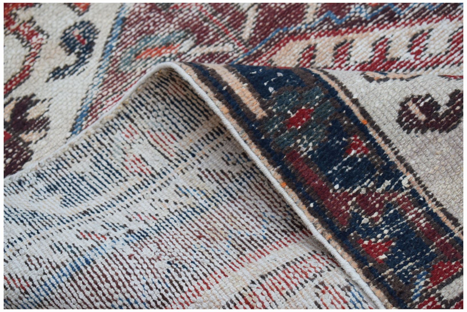 Handmade Vintage Persian Rug | 140 x 105 cm | 4'7" x 3'5" - Najaf Rugs & Textile