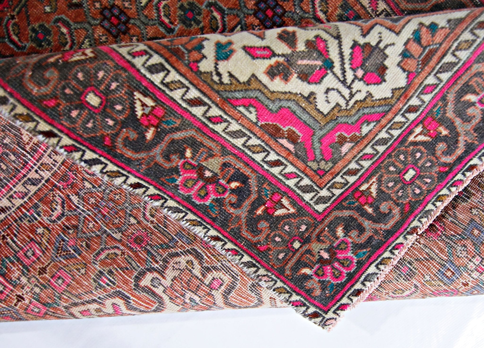 Handmade Vintage Persian Rug | 145 x 97 cm | 4'9" x 3'2" - Najaf Rugs & Textile