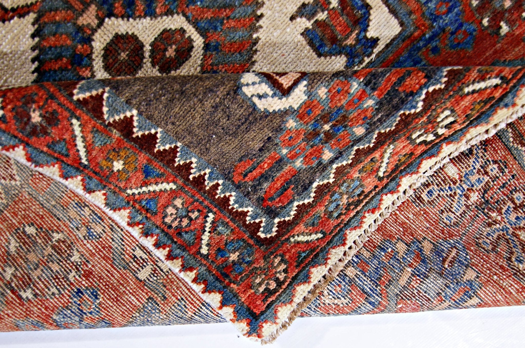 Handmade Vintage Persian Rug | 148 x 106 cm | 4'10" x 3'6" - Najaf Rugs & Textile