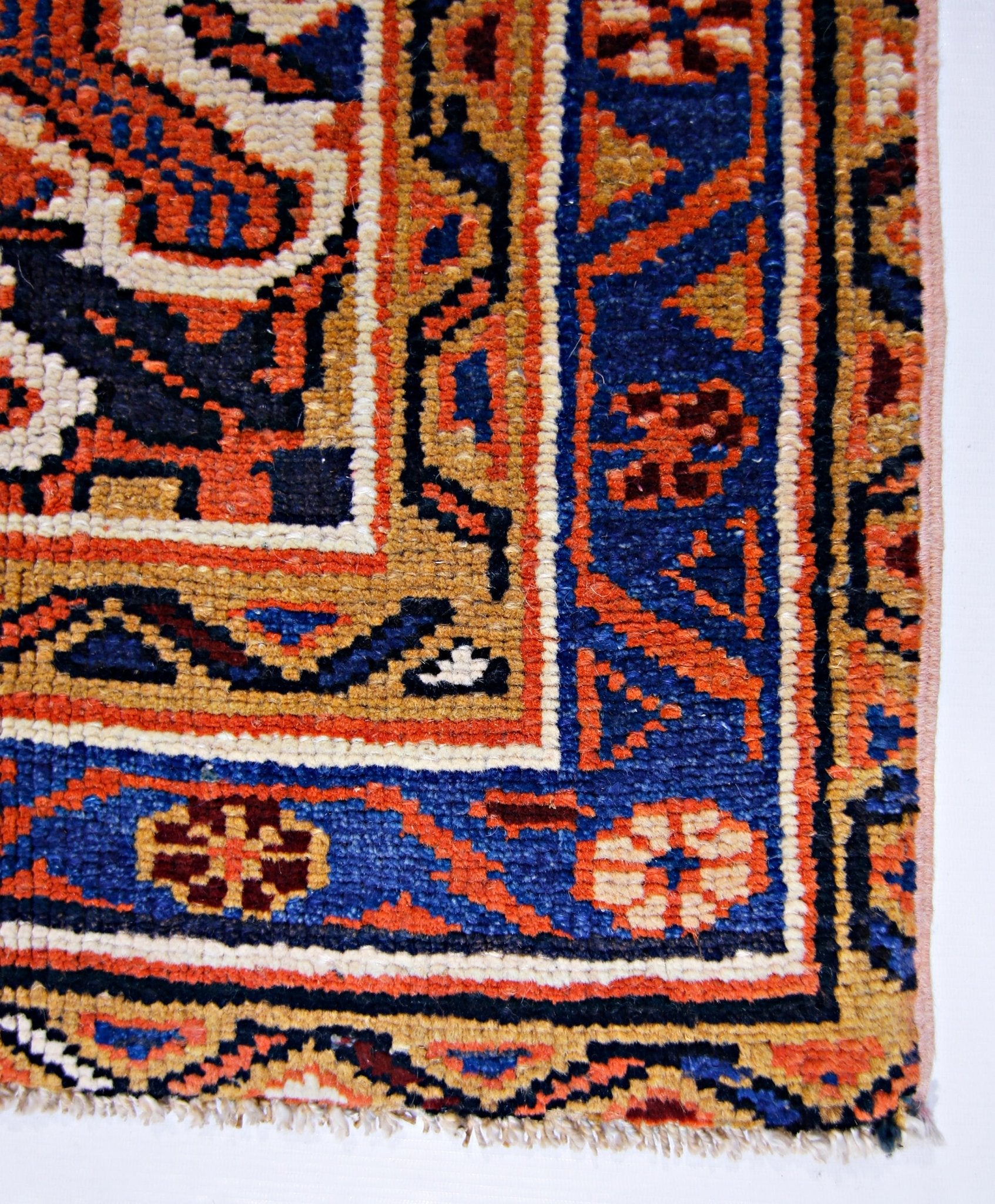 Handmade Vintage Persian Rug | 162 x 109 cm | 5'4" x 3'7" - Najaf Rugs & Textile