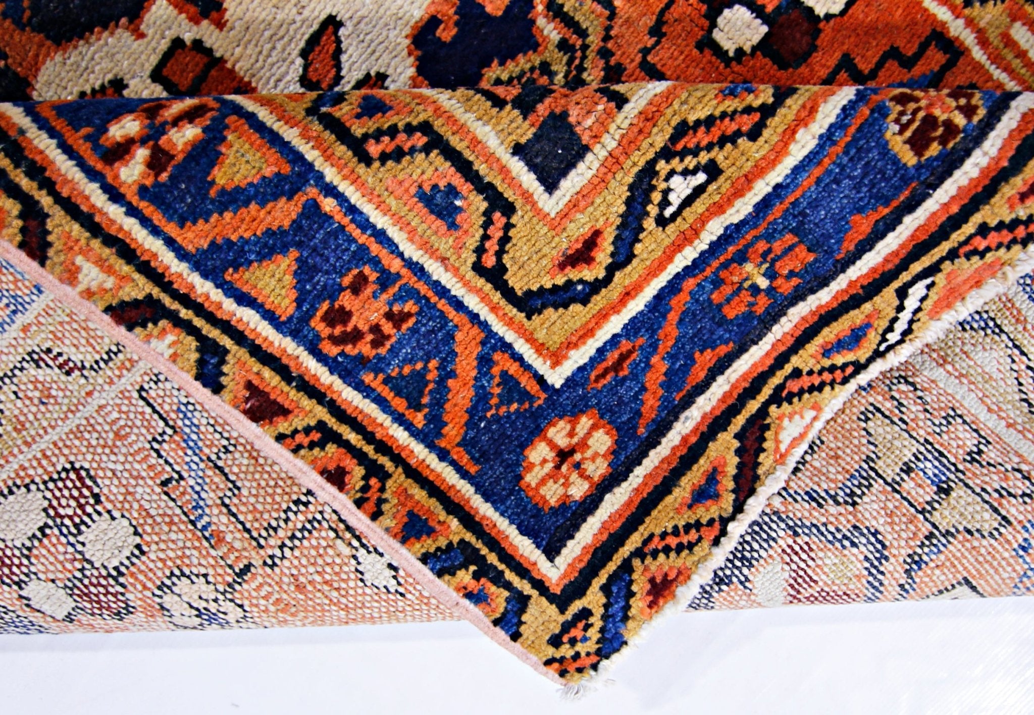 Handmade Vintage Persian Rug | 162 x 109 cm | 5'4" x 3'7" - Najaf Rugs & Textile