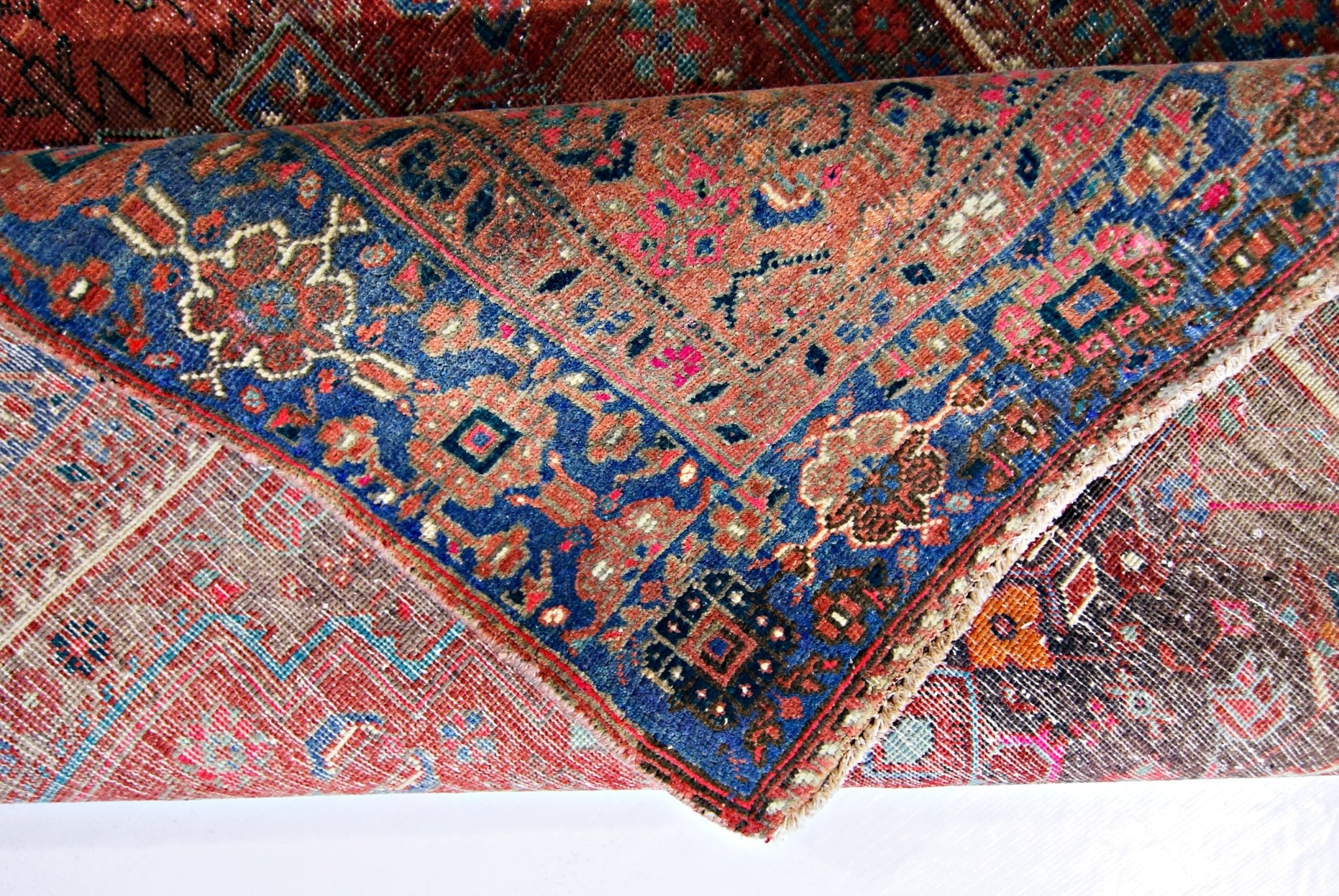 Handmade Vintage Persian Rug | 165 x 107 cm | 5'5" x 3'6" - Najaf Rugs & Textile